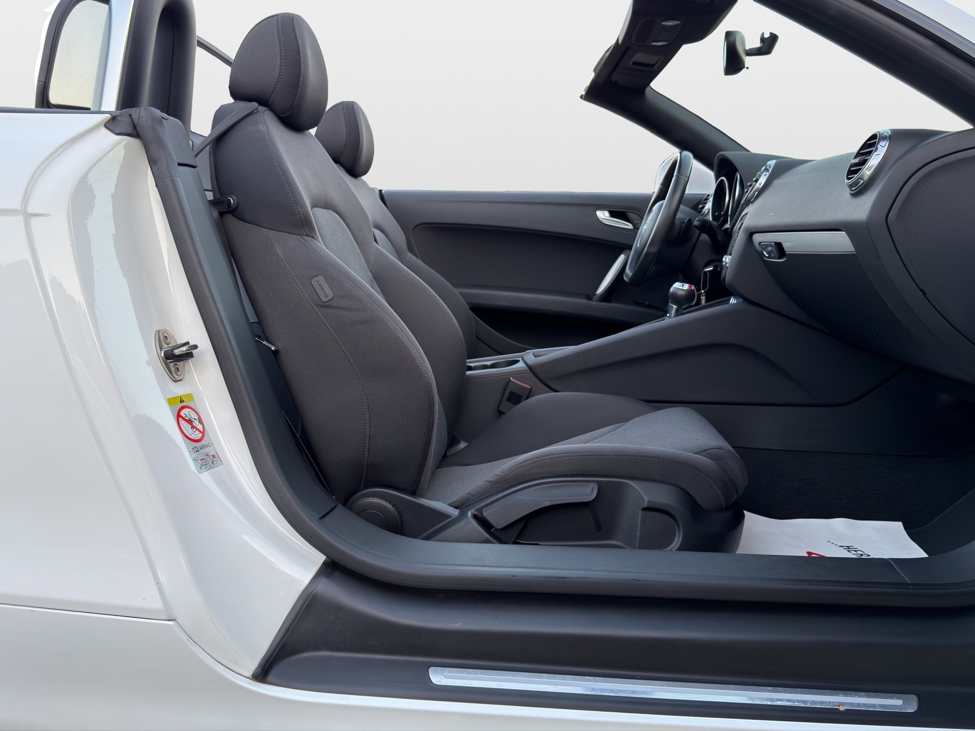 AUDI TT Roadster 2.0 TFSI-image-11