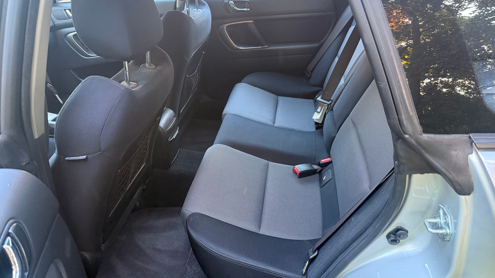 SUBARU LEGACY-image-9