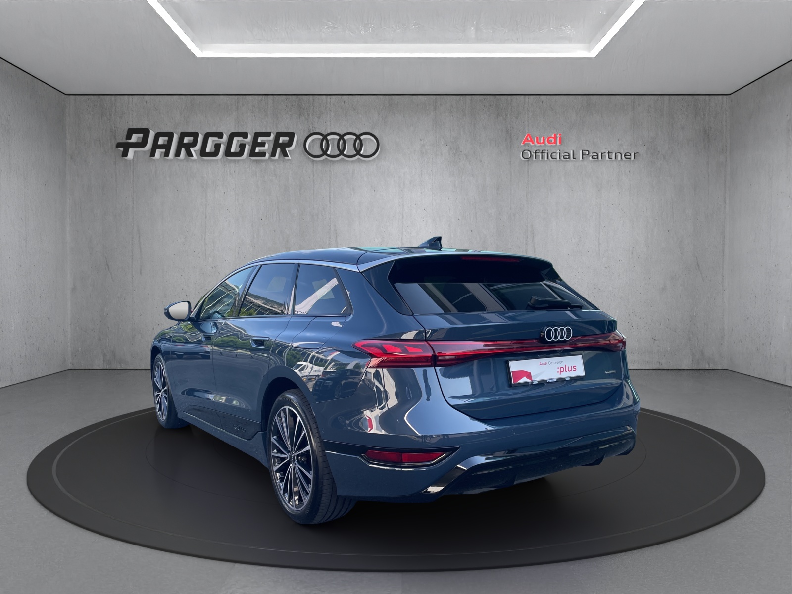 AUDI A6 Avant e-tron quattro-image-4