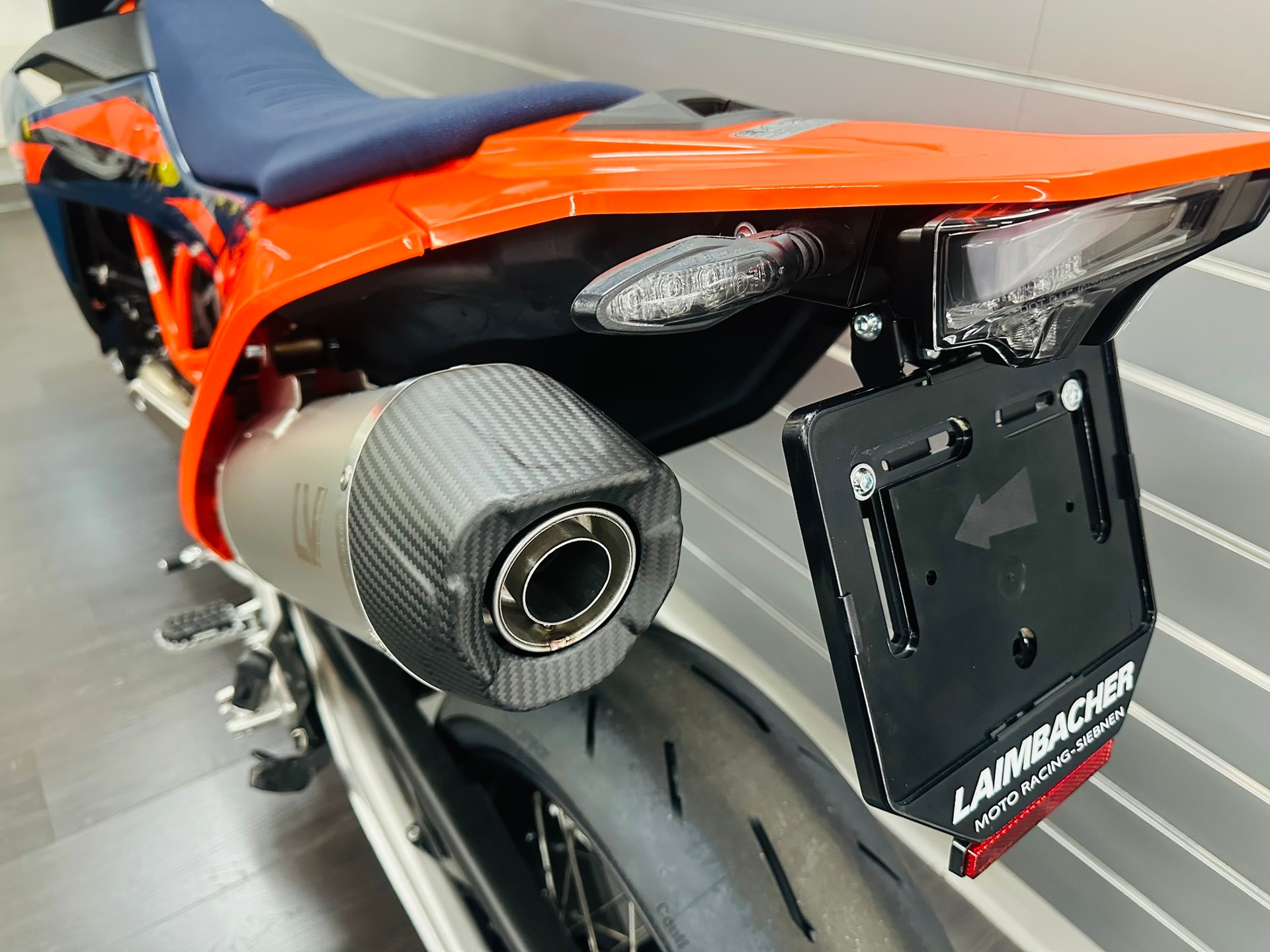 KTM 690 SMC R ABS (35 kW)-showroom-element-2