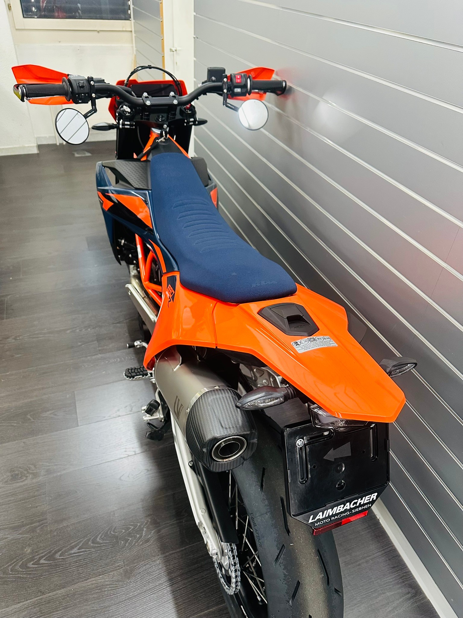 KTM 690 SMC R ABS (35 kW)-showroom-element-3