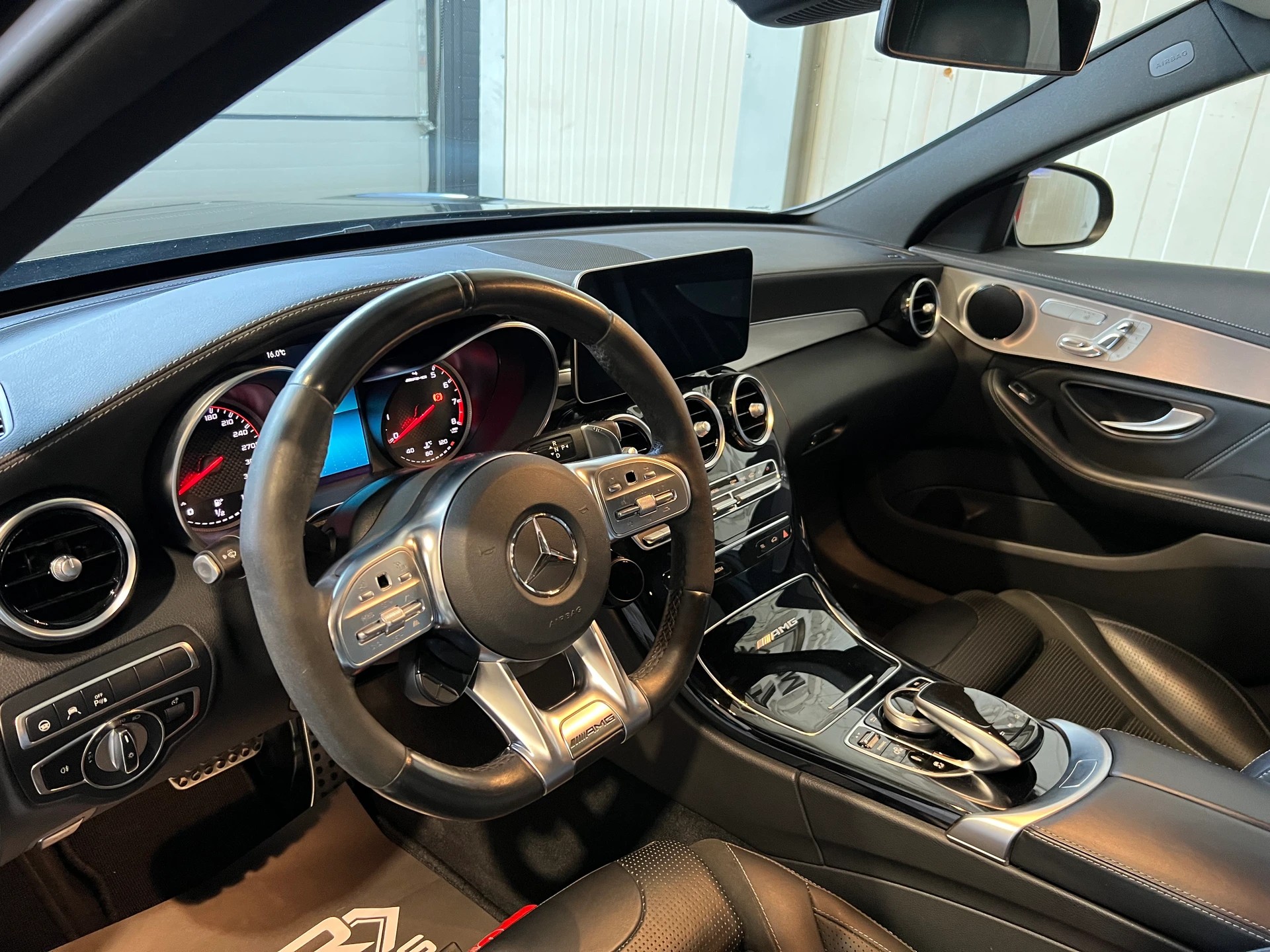 MERCEDES-BENZ C 63 S AMG Speedshift-image-12