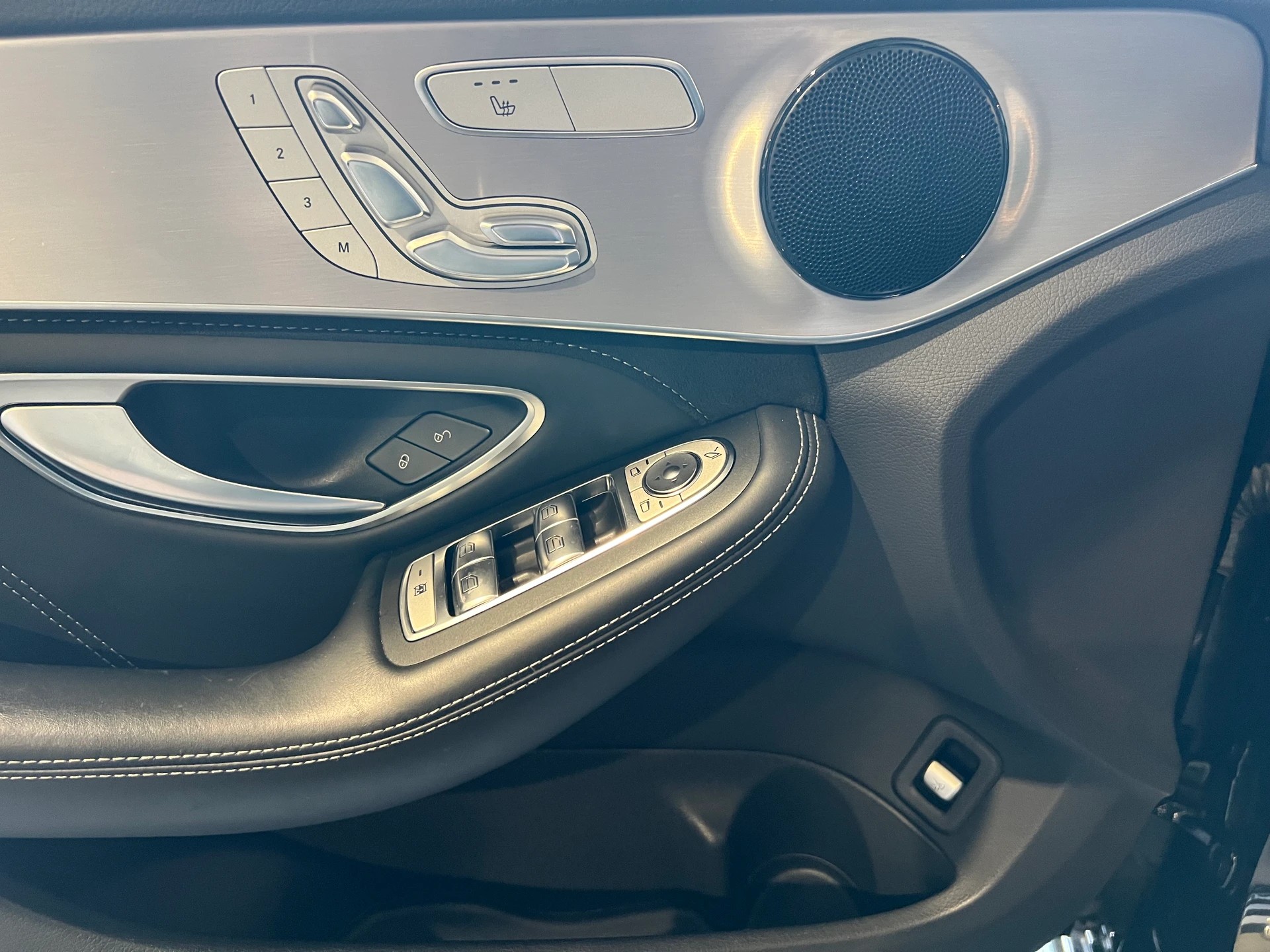 MERCEDES-BENZ C 63 S AMG Speedshift-image-11