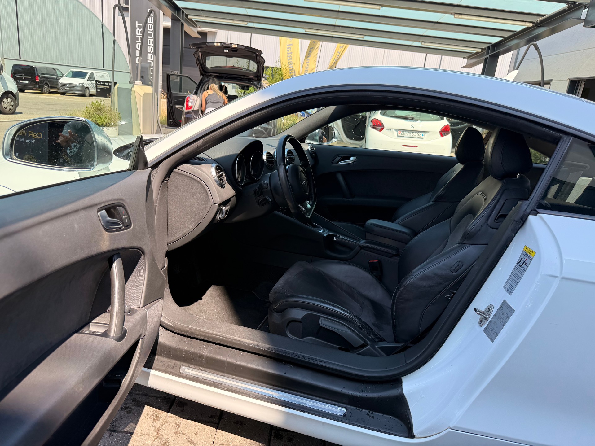 AUDI TT 3.2 quattro-image-9
