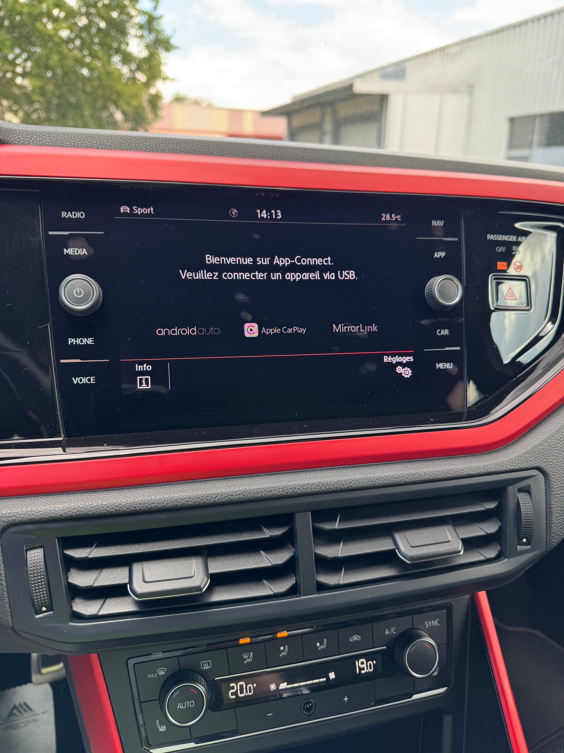 VW Polo 2.0 TSI GTI DSG-image-10