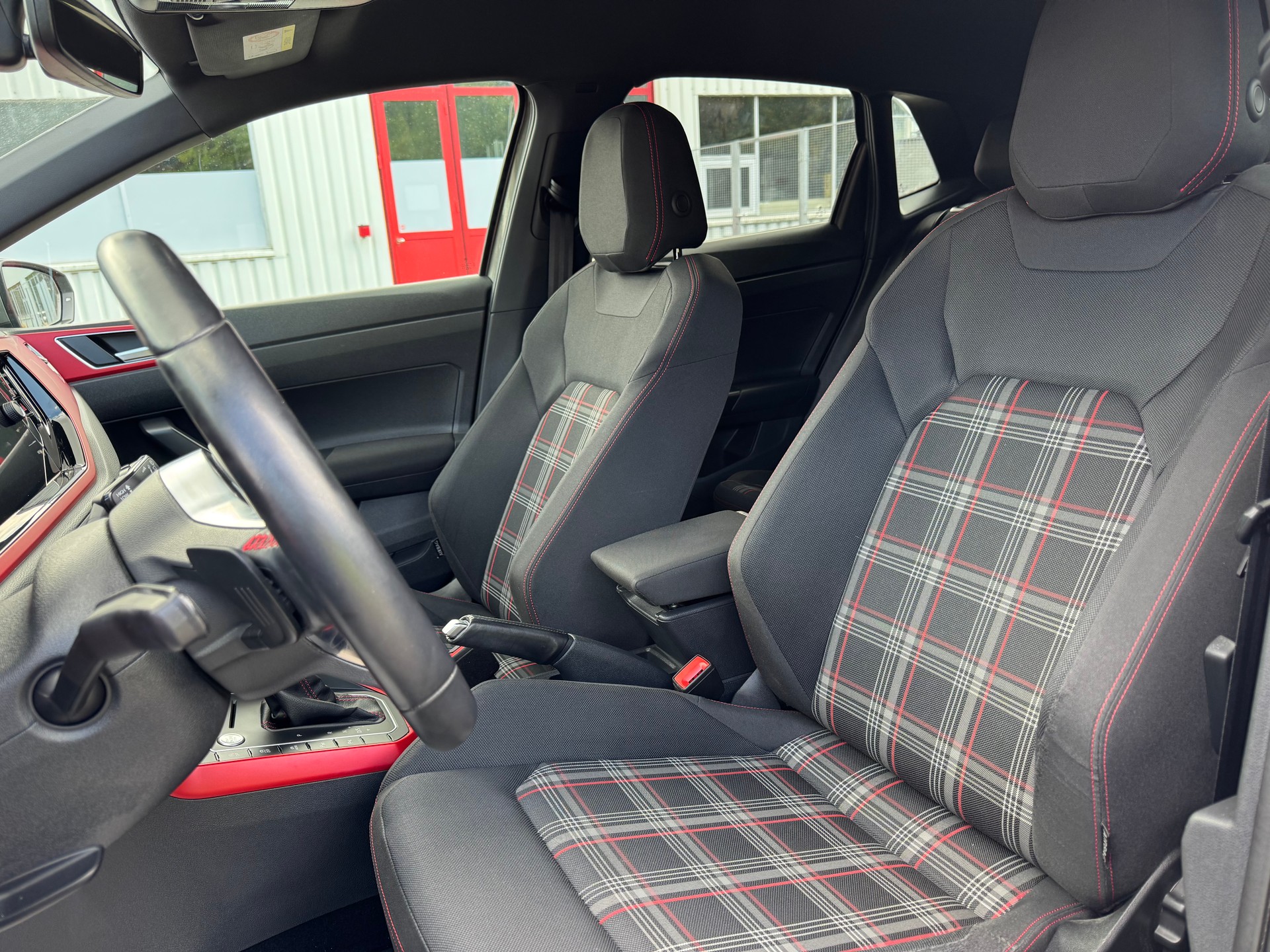 VW Polo 2.0 TSI GTI DSG-image-6