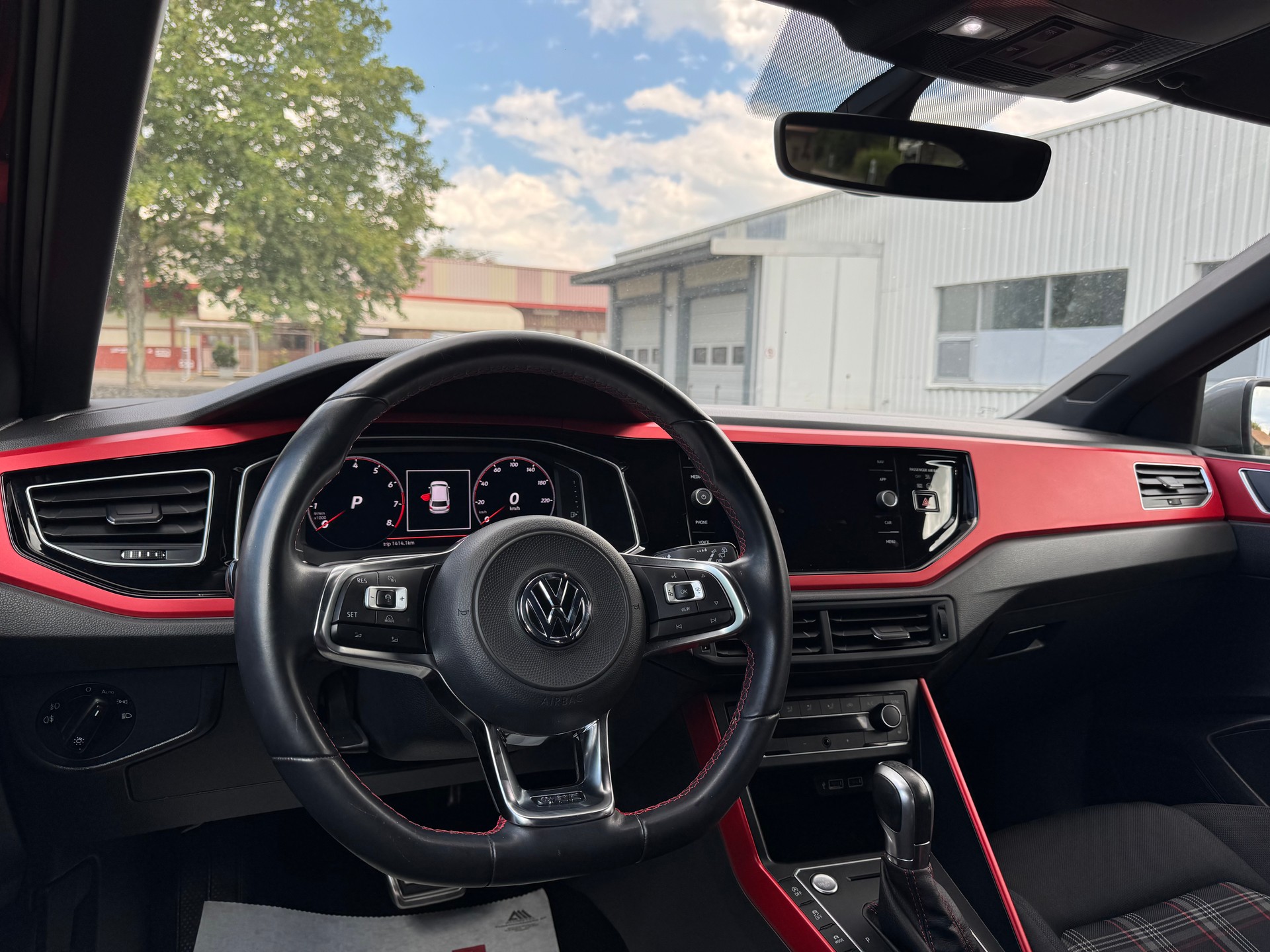 VW Polo 2.0 TSI GTI DSG-image-8