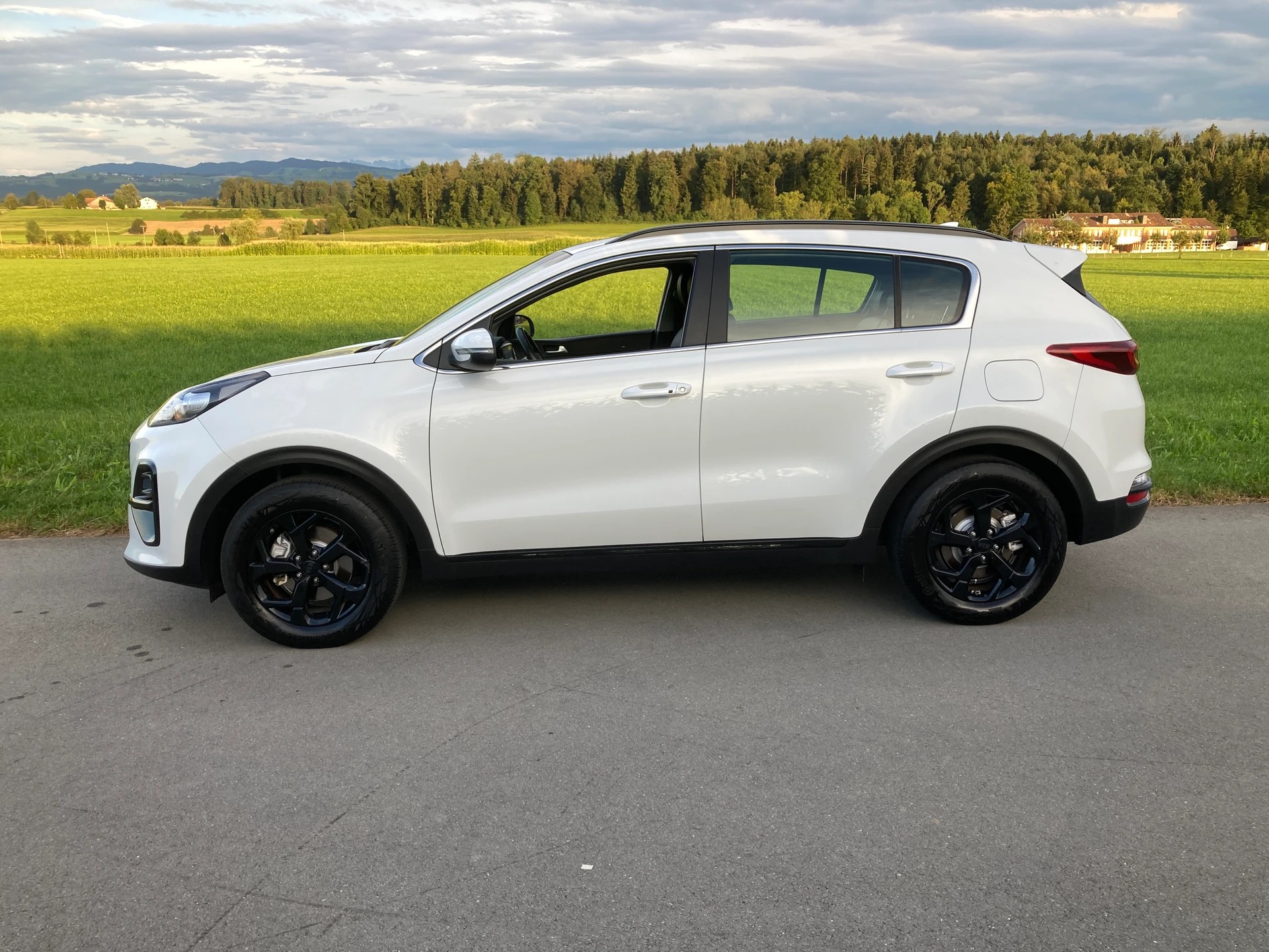 KIA Sportage 1.6CRDi Mild Hybrid Black Edition 4WD DCT-image-3