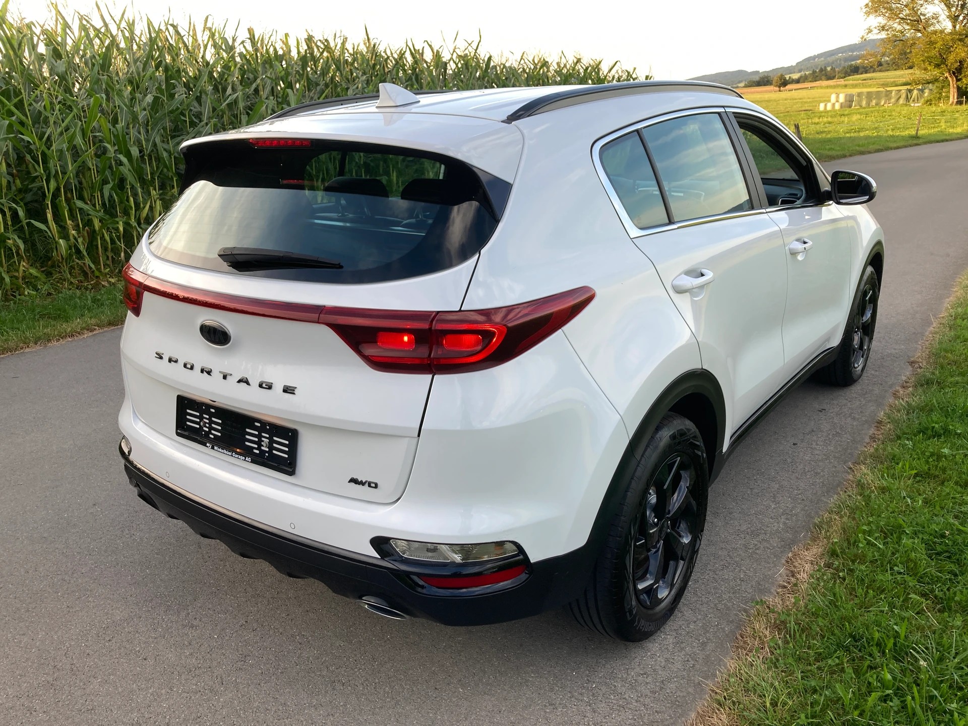 KIA Sportage 1.6CRDi Mild Hybrid Black Edition 4WD DCT-image-2