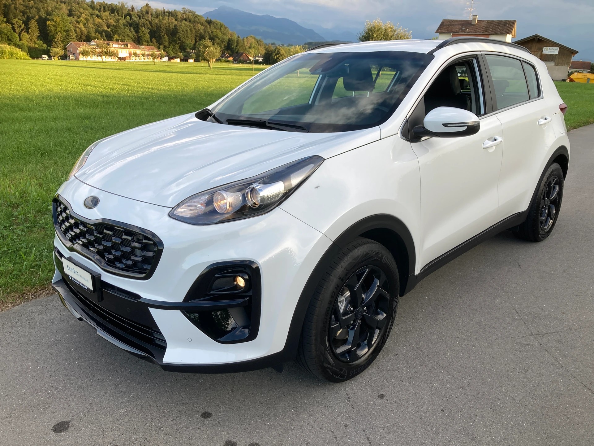 KIA Sportage 1.6CRDi Mild Hybrid Black Edition 4WD DCT-image-0