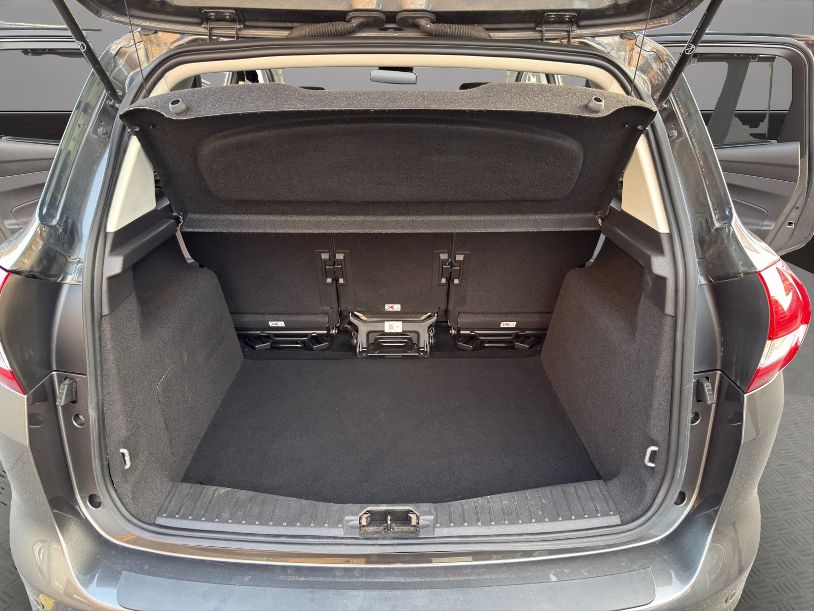 FORD C-Max 1.5 SCTi Trend-image-18