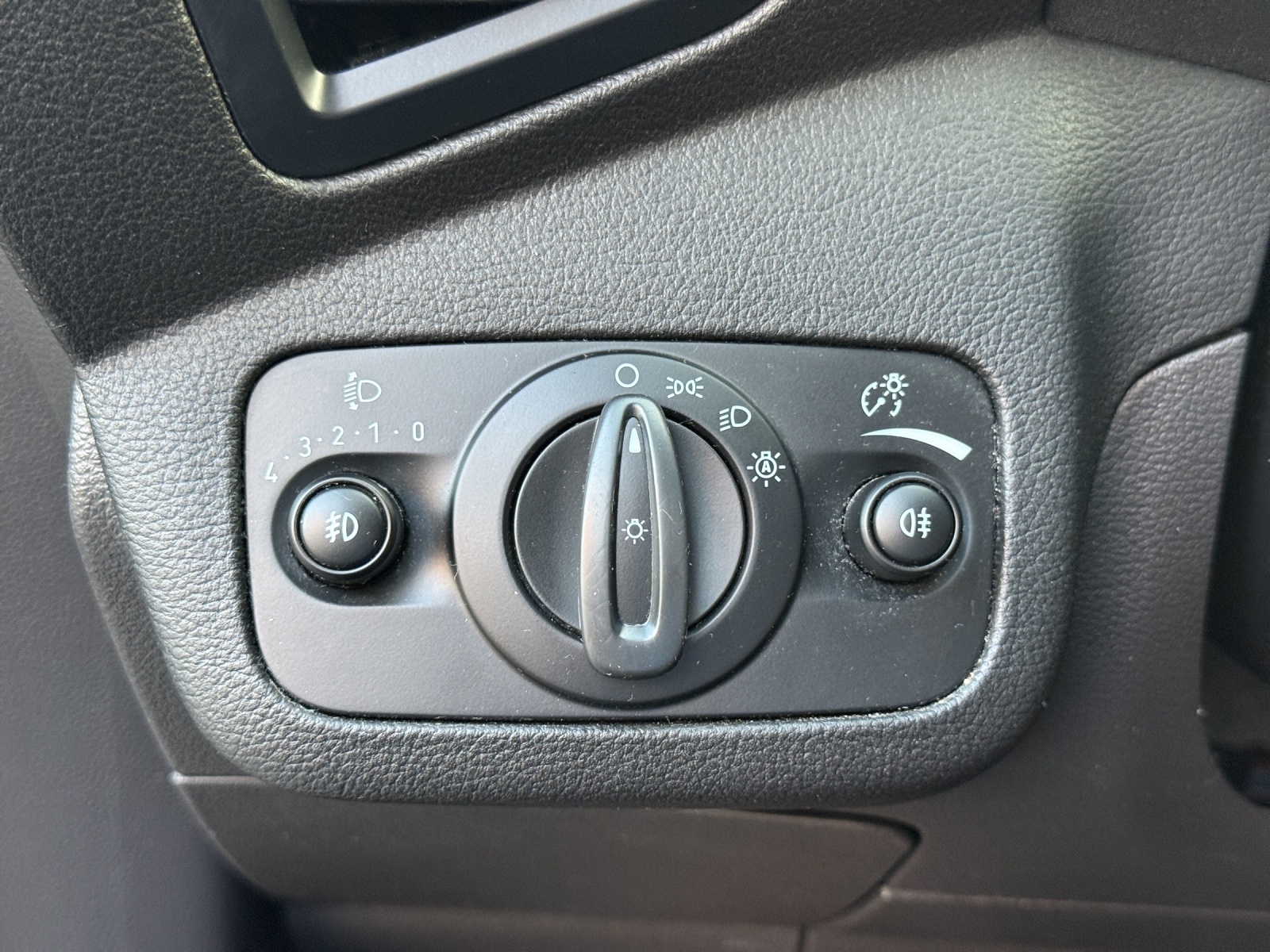 FORD C-Max 1.5 SCTi Trend-image-21
