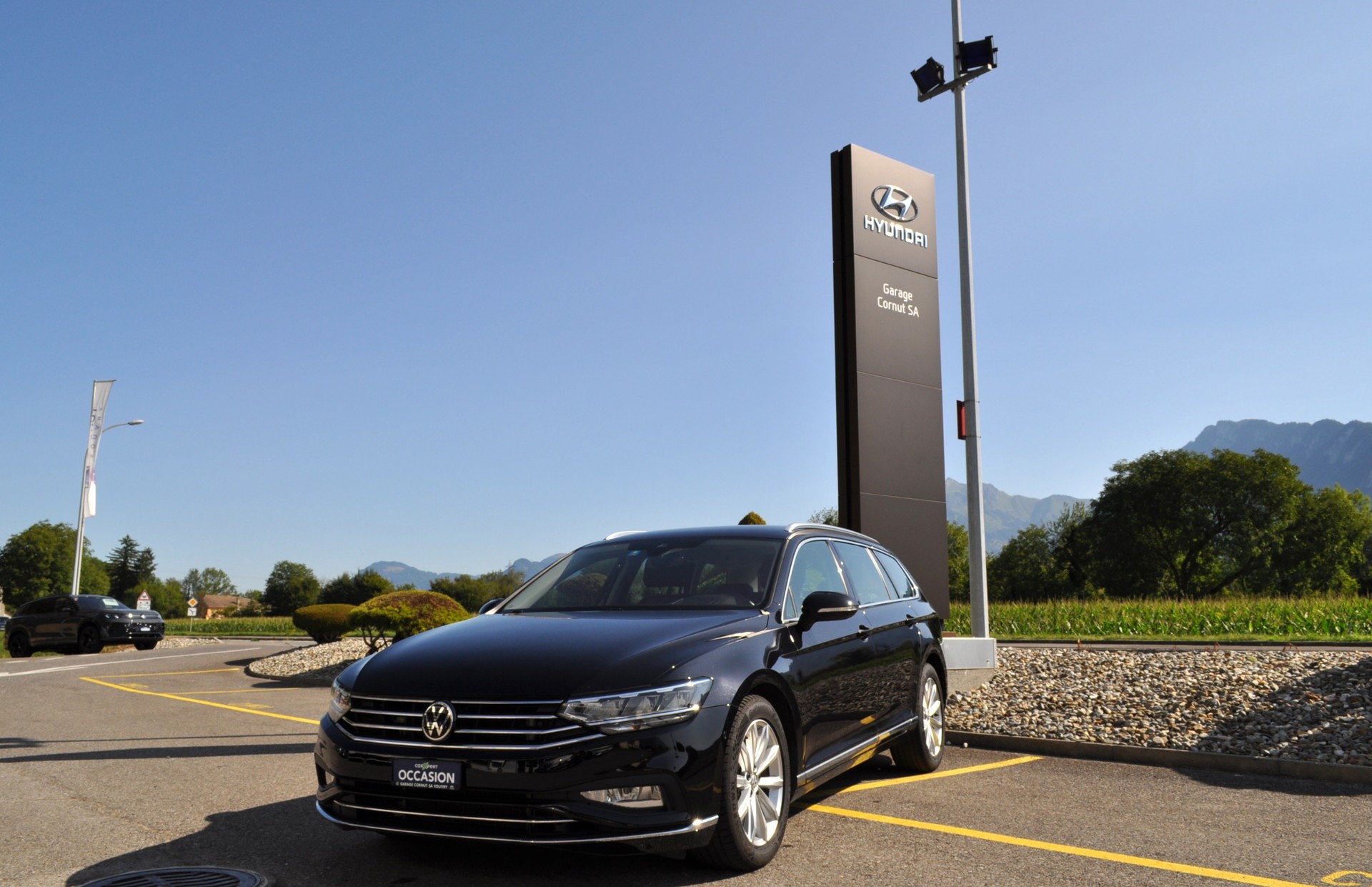 VW Passat Variant 2.0 TSI Elegance 4Motion DSG-image-0