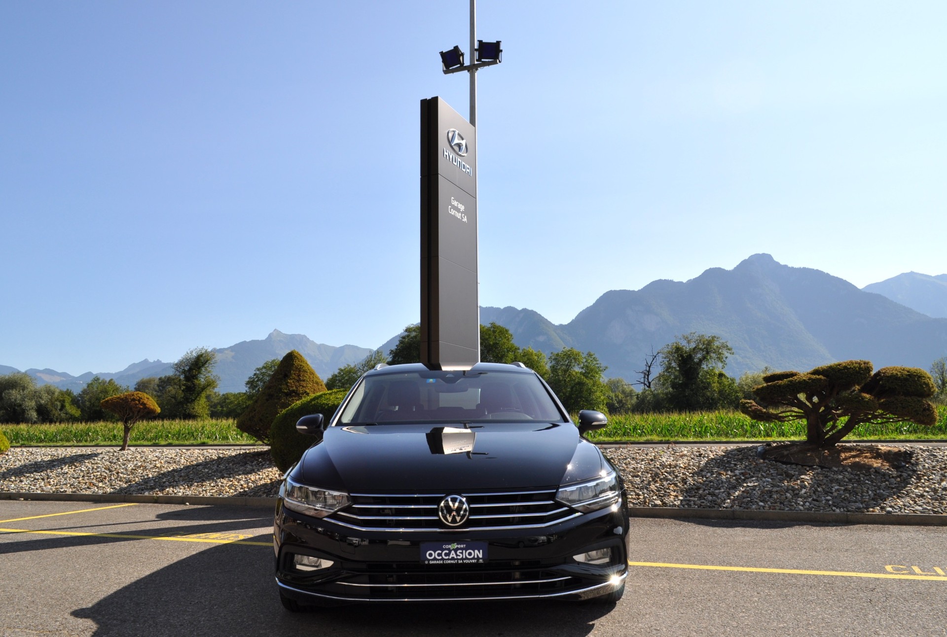 VW Passat Variant 2.0 TSI Elegance 4Motion DSG-image-1