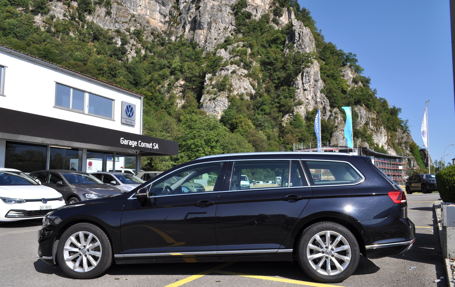 VW Passat Variant 2.0 TSI Elegance 4Motion DSG-image-2