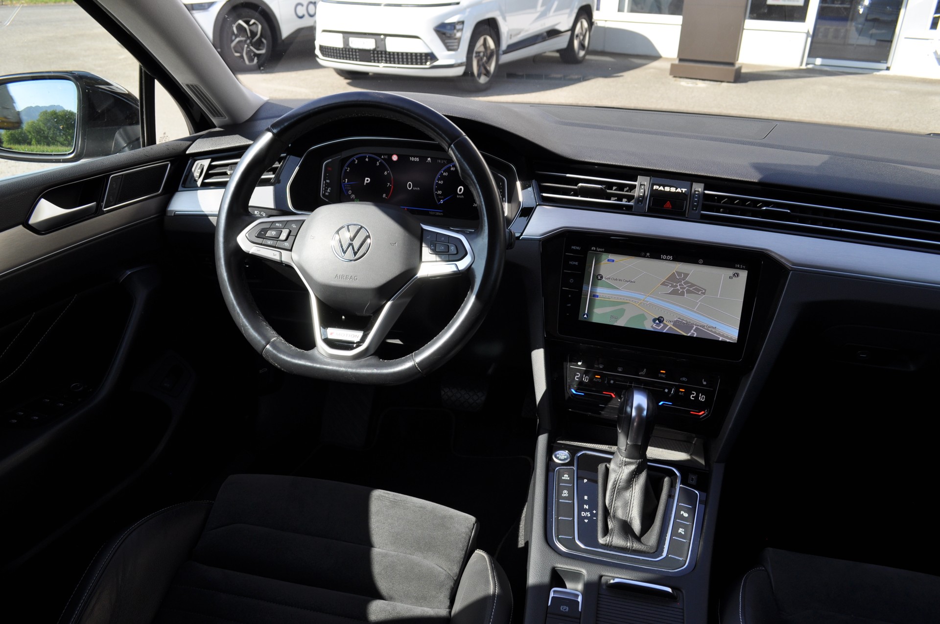 VW Passat Variant 2.0 TSI Elegance 4Motion DSG-image-8