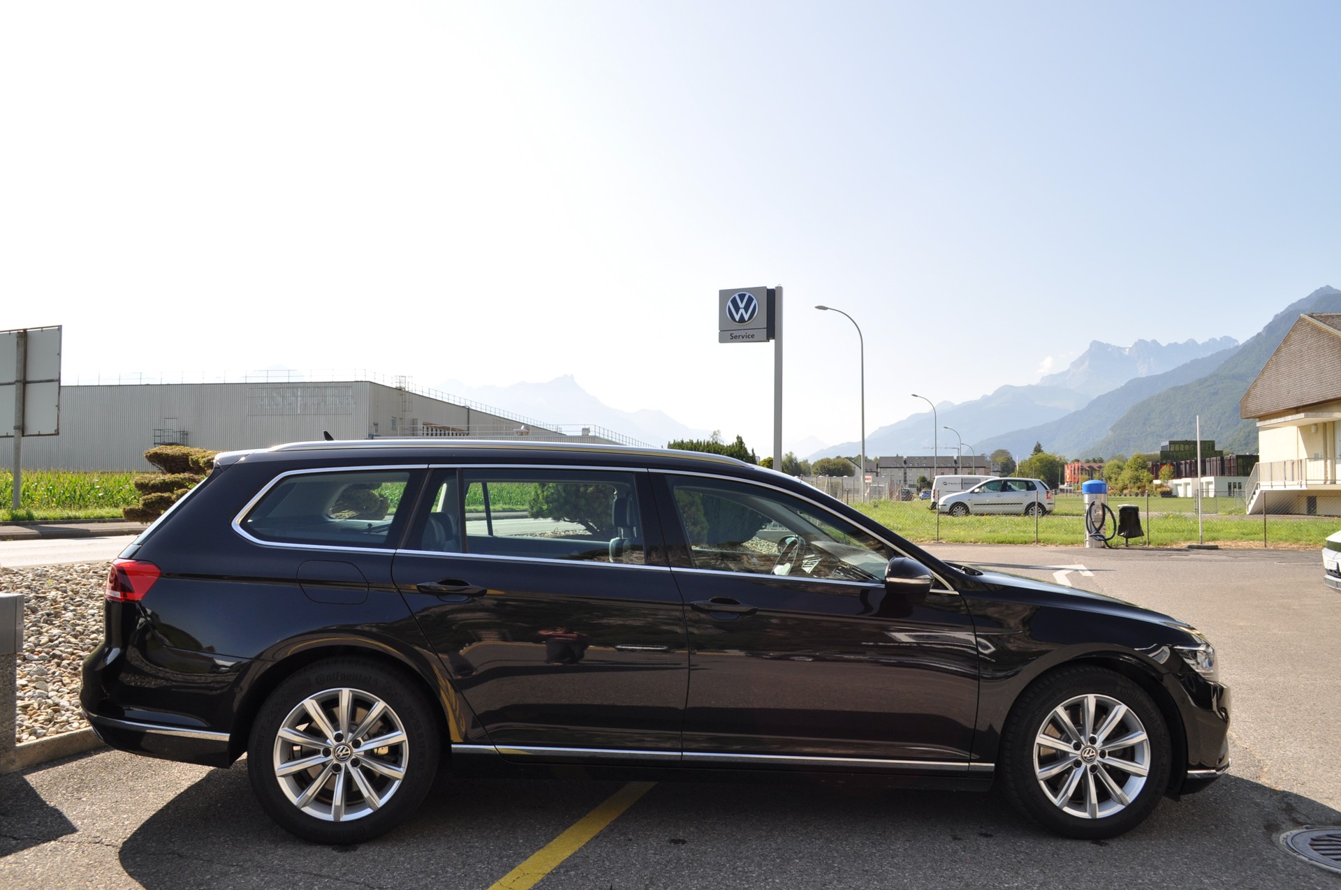 VW Passat Variant 2.0 TSI Elegance 4Motion DSG-image-5