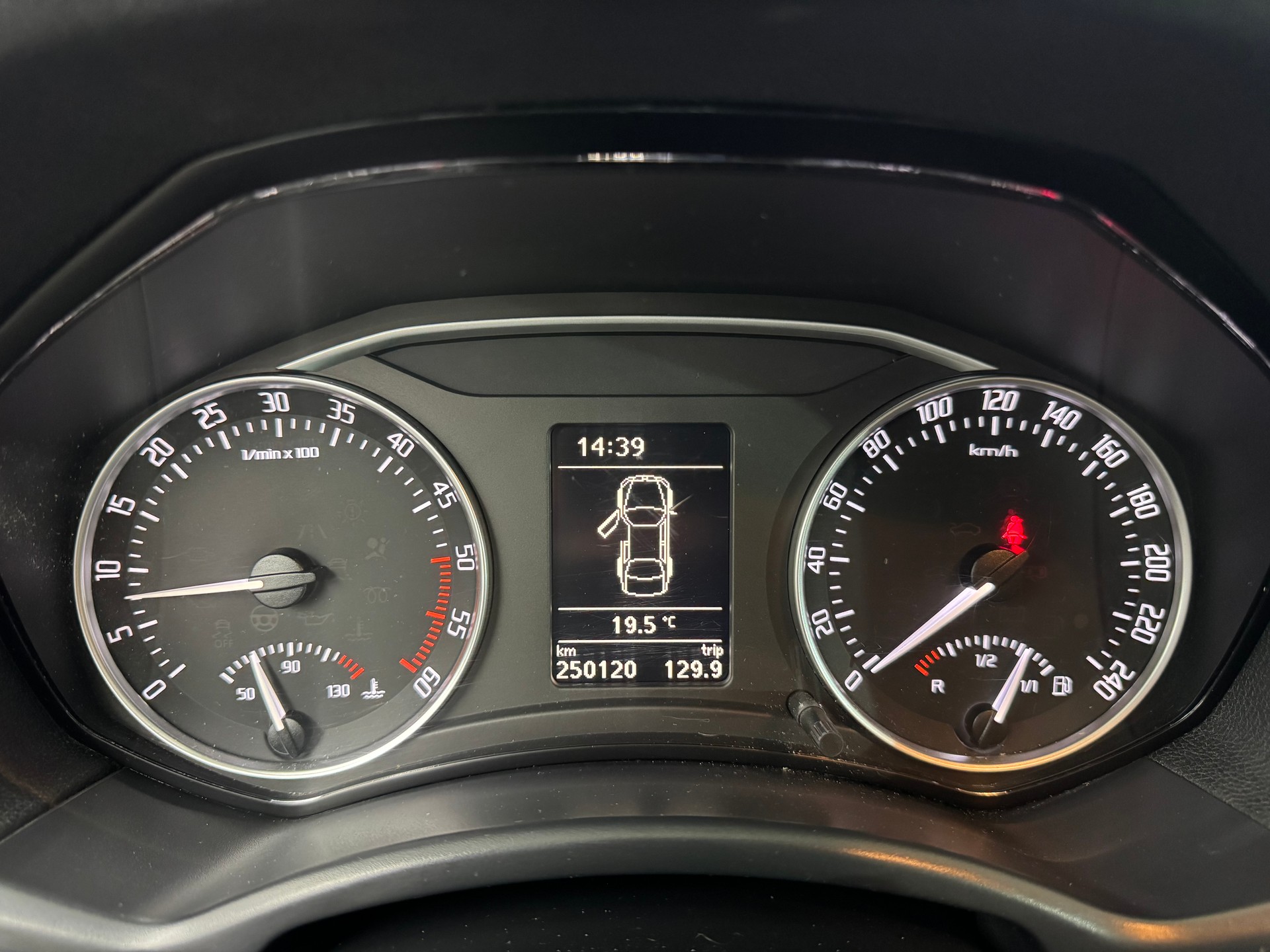 SKODA Octavia Combi 1.6 TDI Stöckli 4x4-image-11