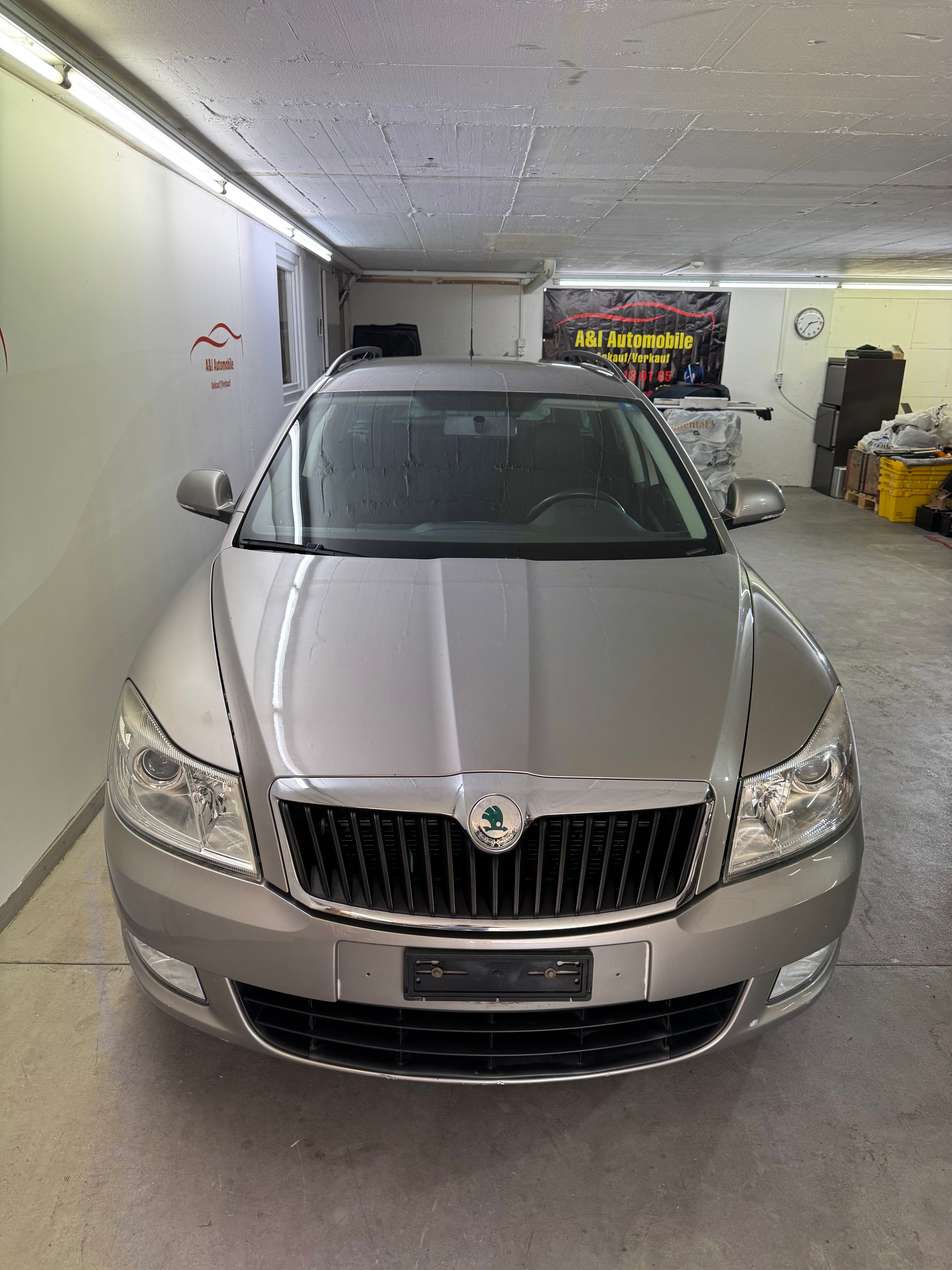 SKODA Octavia Combi 1.6 TDI Stöckli 4x4-image-4