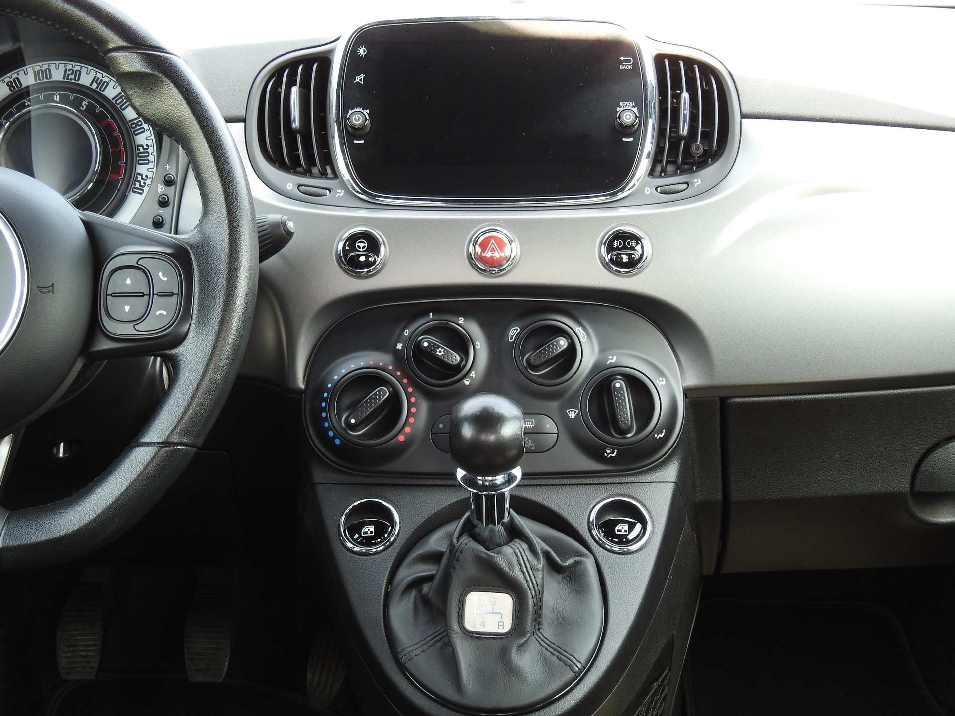 FIAT 500 1.2 Lounge-image-14