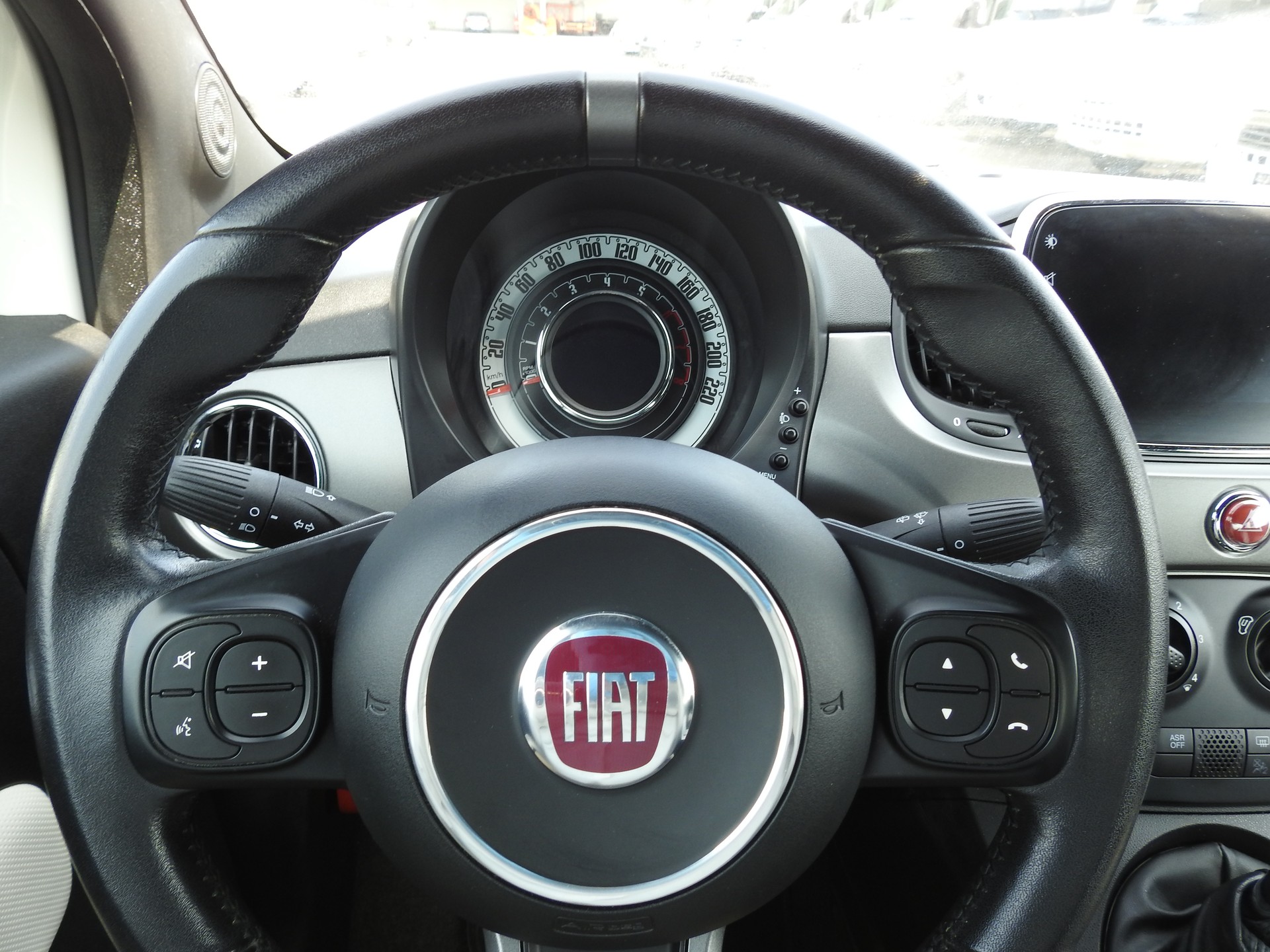 FIAT 500 1.2 Lounge-image-25