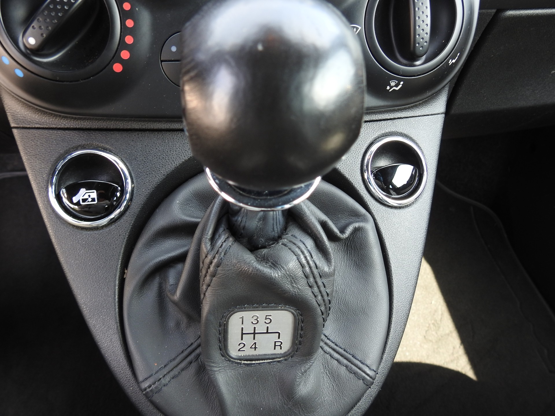 FIAT 500 1.2 Lounge-image-17