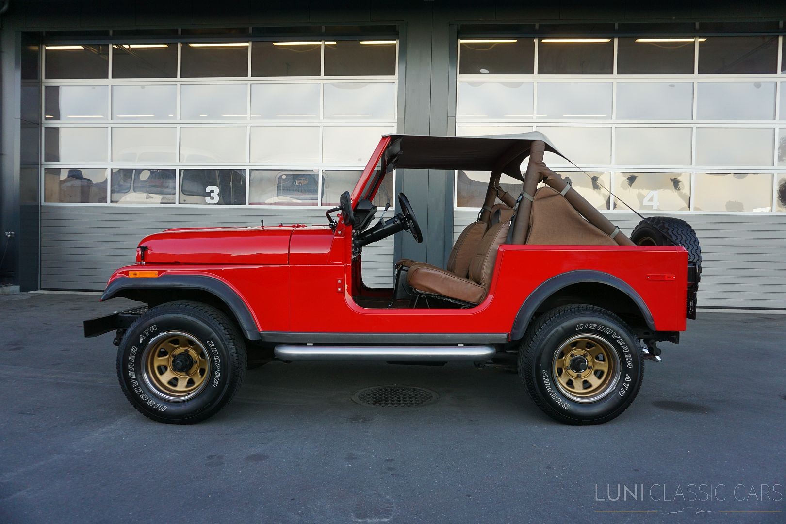 JEEP Jeep CJ-7 V8-showroom-element-1