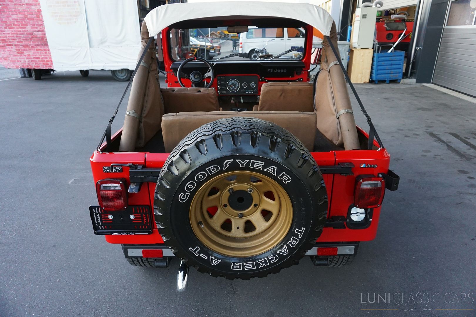 JEEP Jeep CJ-7 V8-showroom-element-3