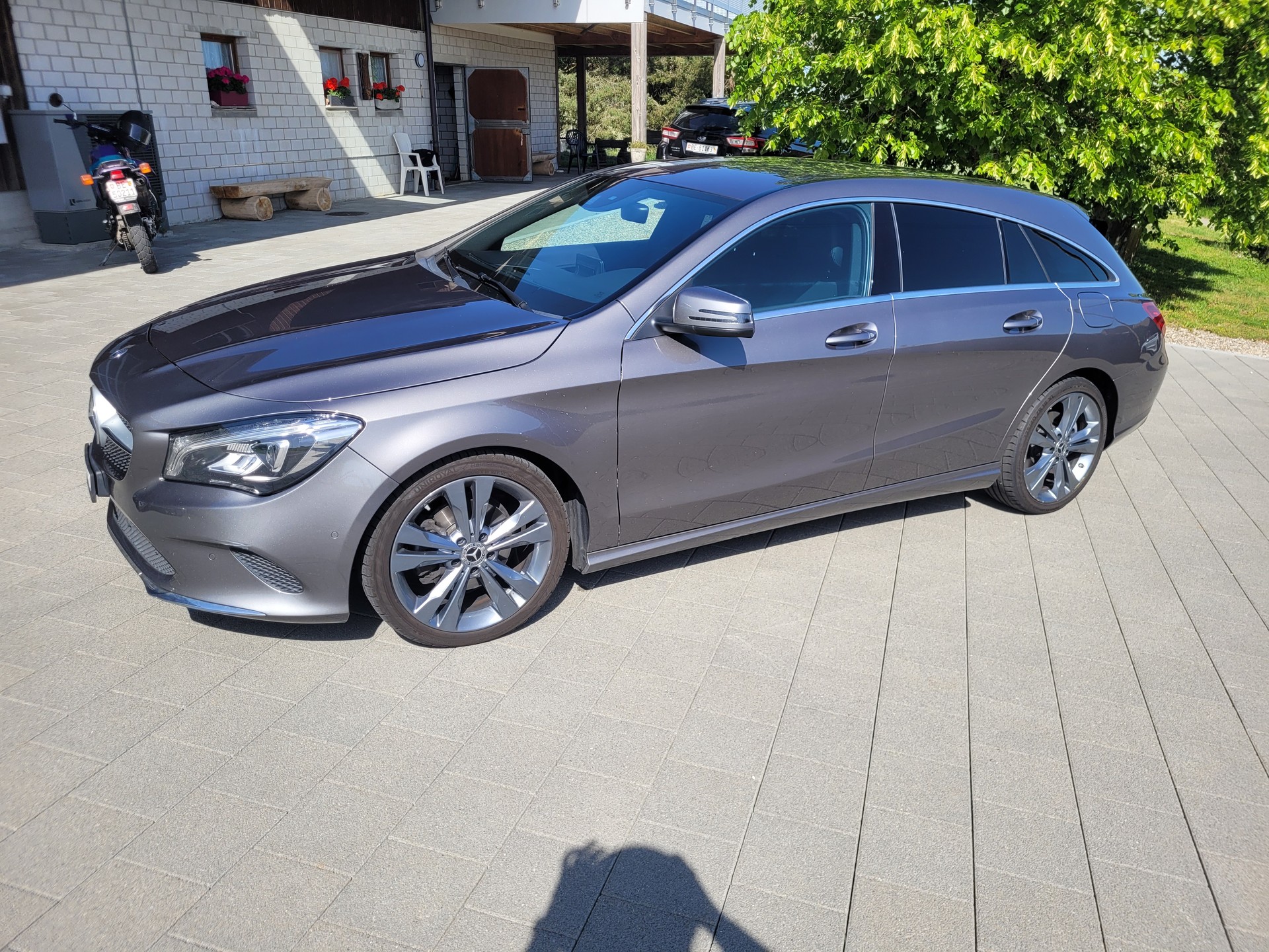 MERCEDES-BENZ CLA 220 d-image-2