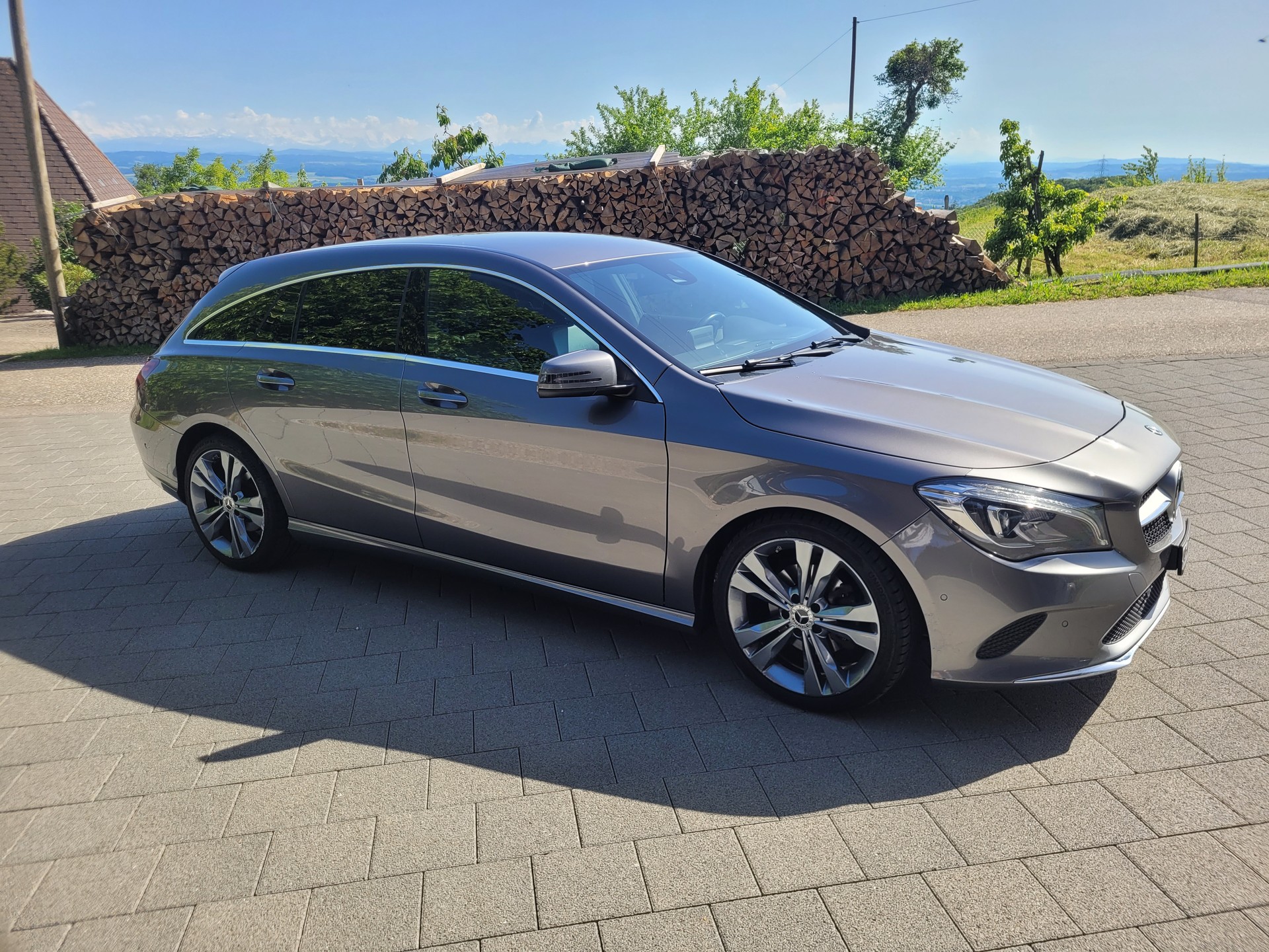 MERCEDES-BENZ CLA 220 d-image-0