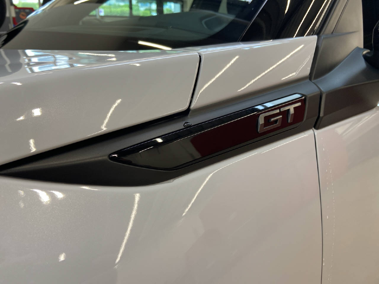 PEUGEOT 2008 1.2 Hybrid 145 GT-image-15