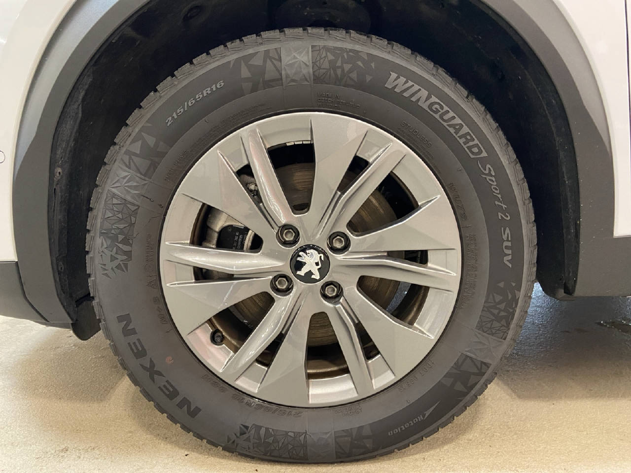 PEUGEOT 2008 1.2 Hybrid 145 GT-image-4