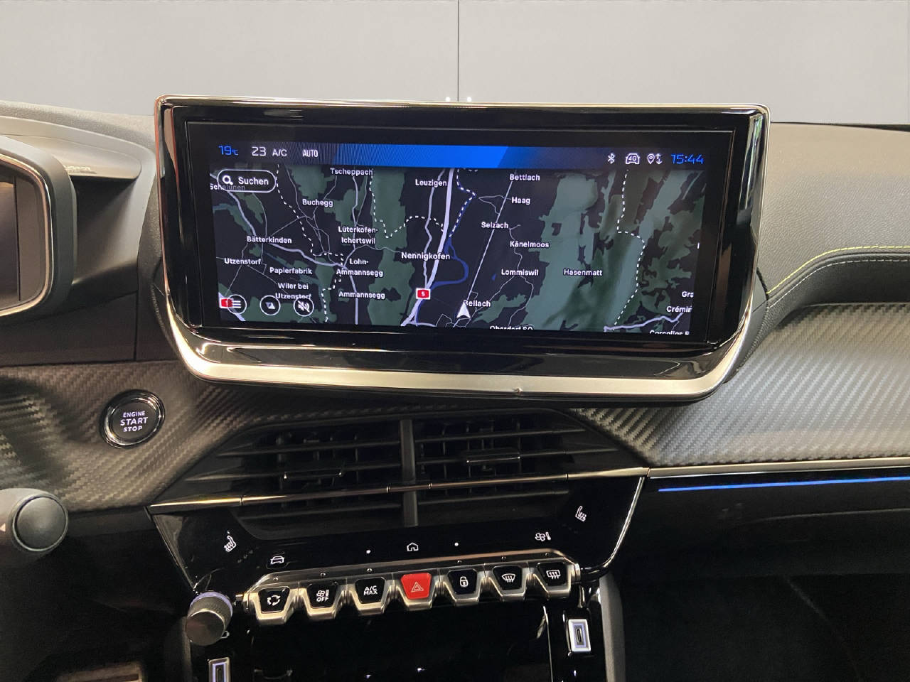 PEUGEOT 2008 1.2 Hybrid 145 GT-image-9