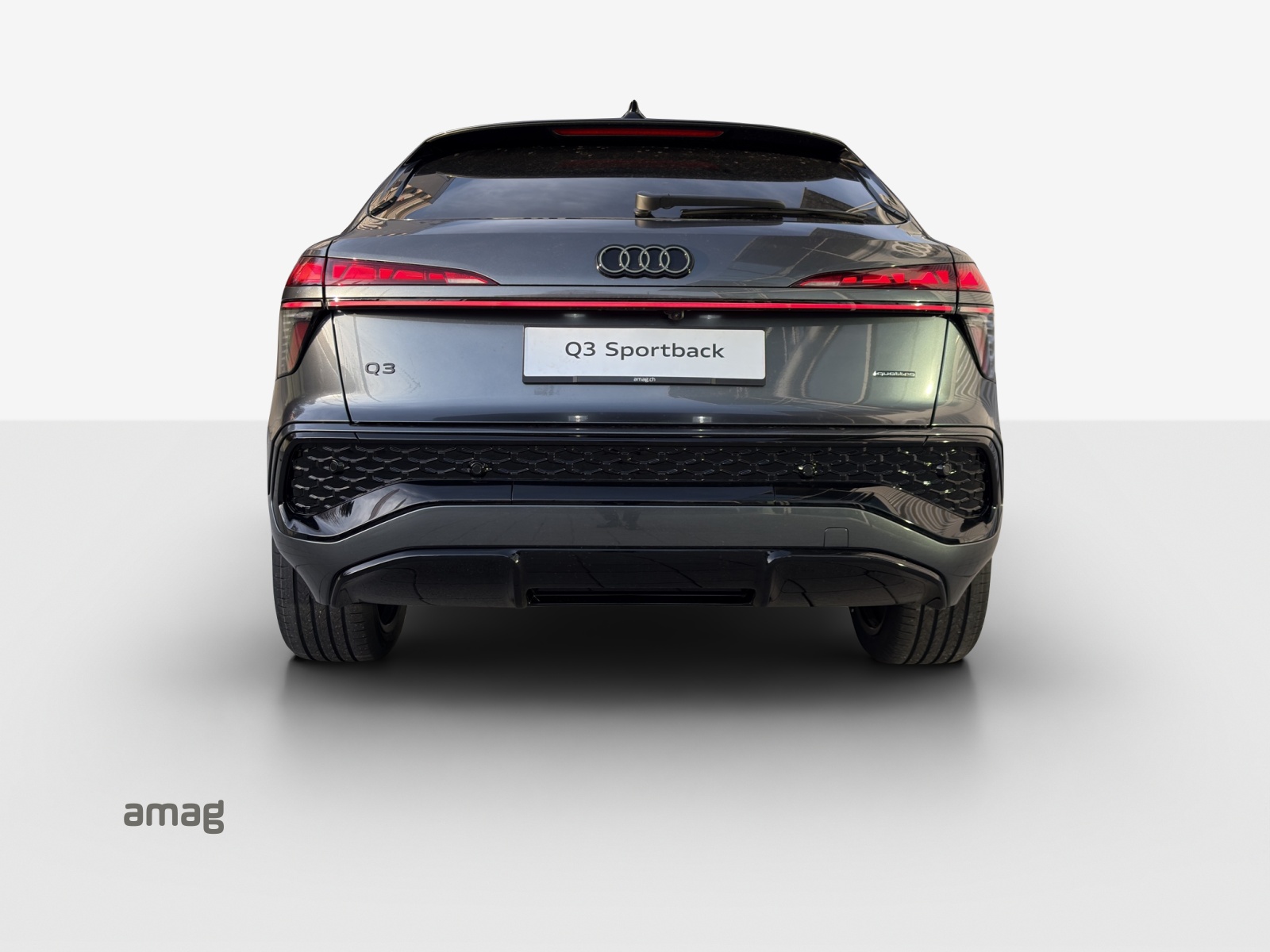 AUDI Q3 Sportback TFSI quattro 195 kW S tronic-image-3