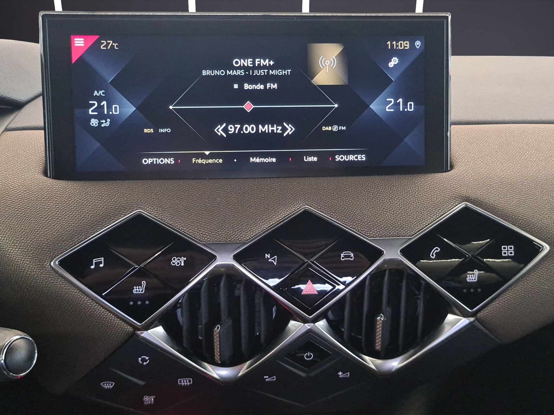 DS AUTOMOBILES DS3 1.5 BlueHDi SO Chic-image-9