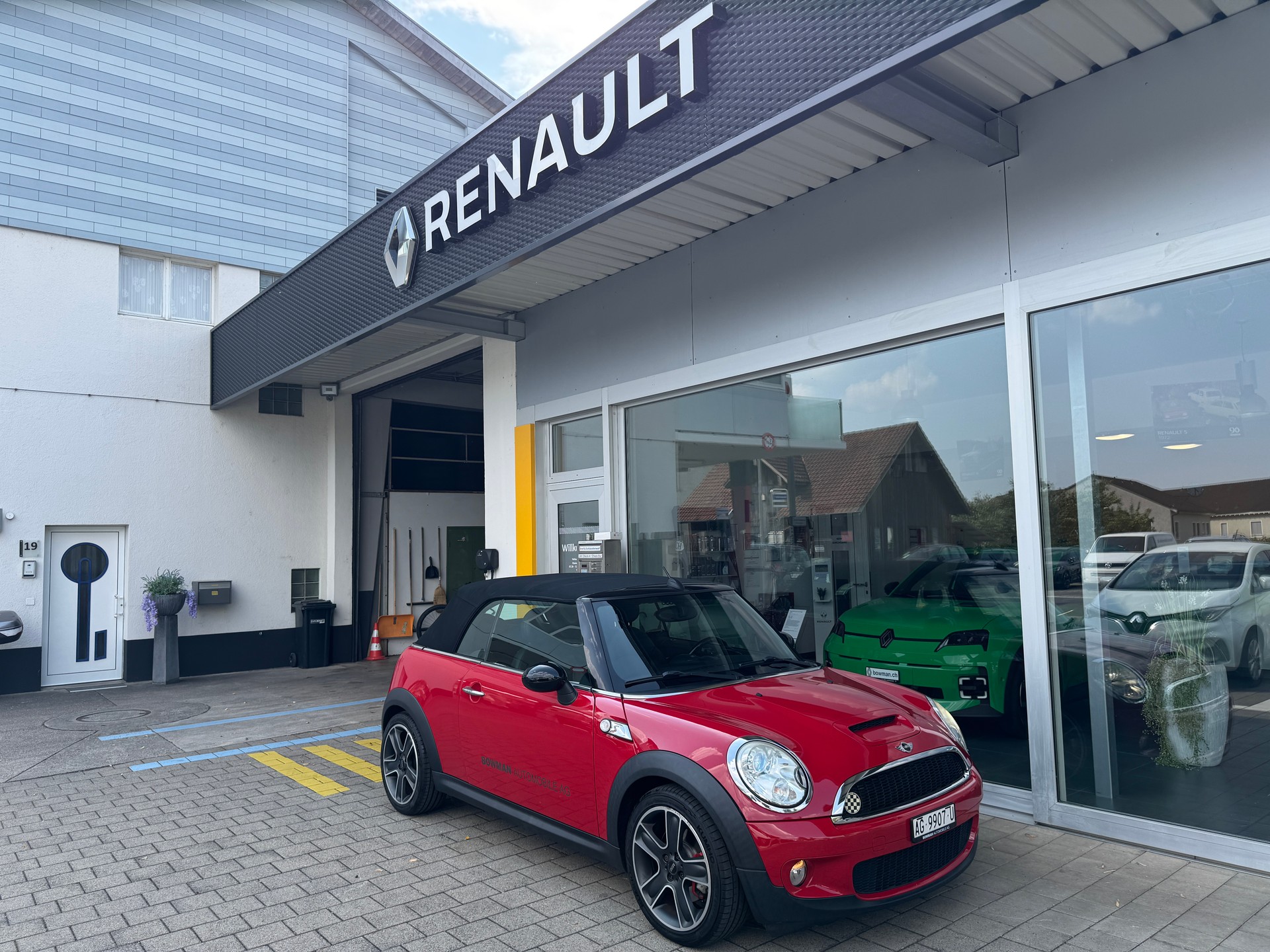 MINI Cooper S Cabriolet-image-7
