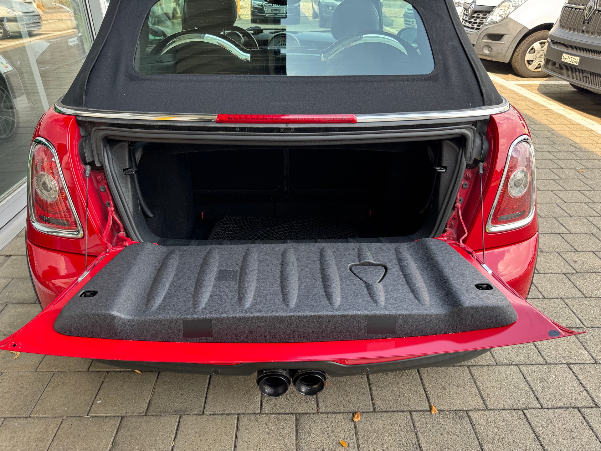 MINI Cooper S Cabriolet-image-11