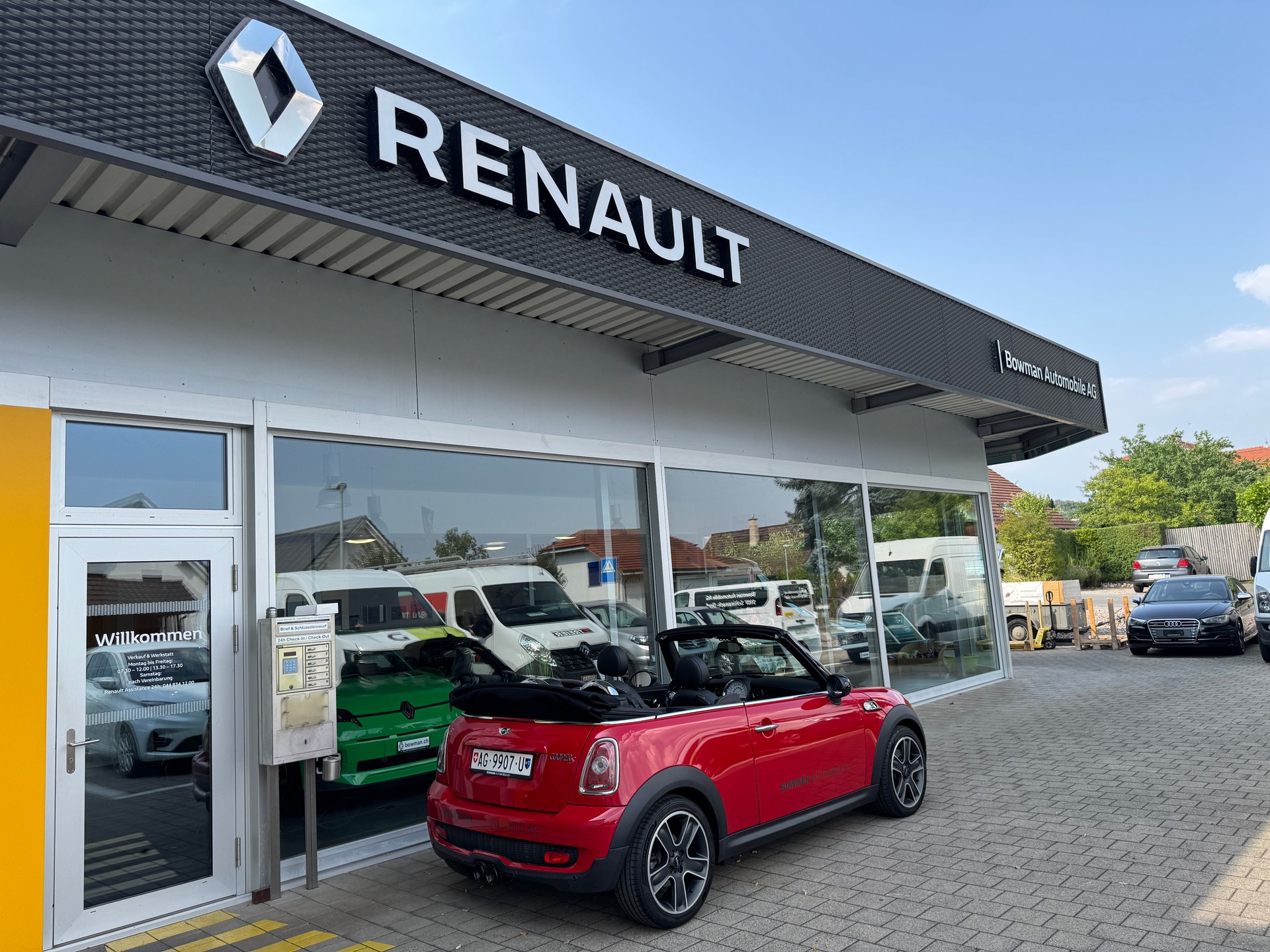 MINI Cooper S Cabriolet-image-4