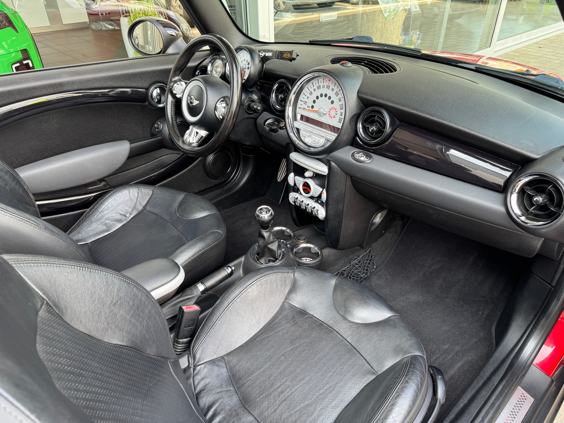 MINI Cooper S Cabriolet-image-13
