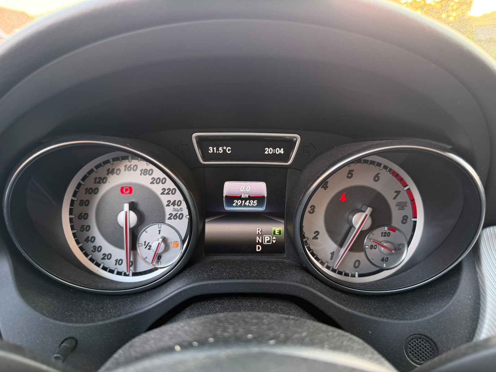 MERCEDES-BENZ GLA 200 Night Star 7G-DCT-image-21