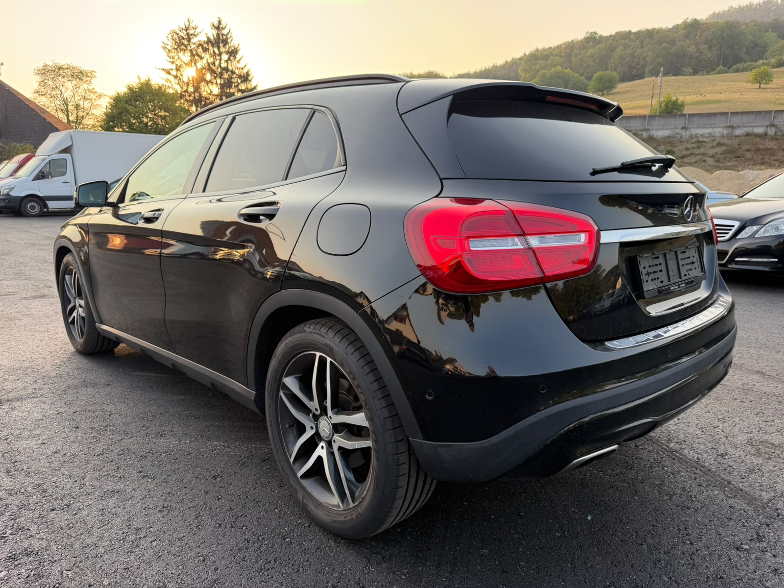 MERCEDES-BENZ GLA 200 Night Star 7G-DCT-image-2