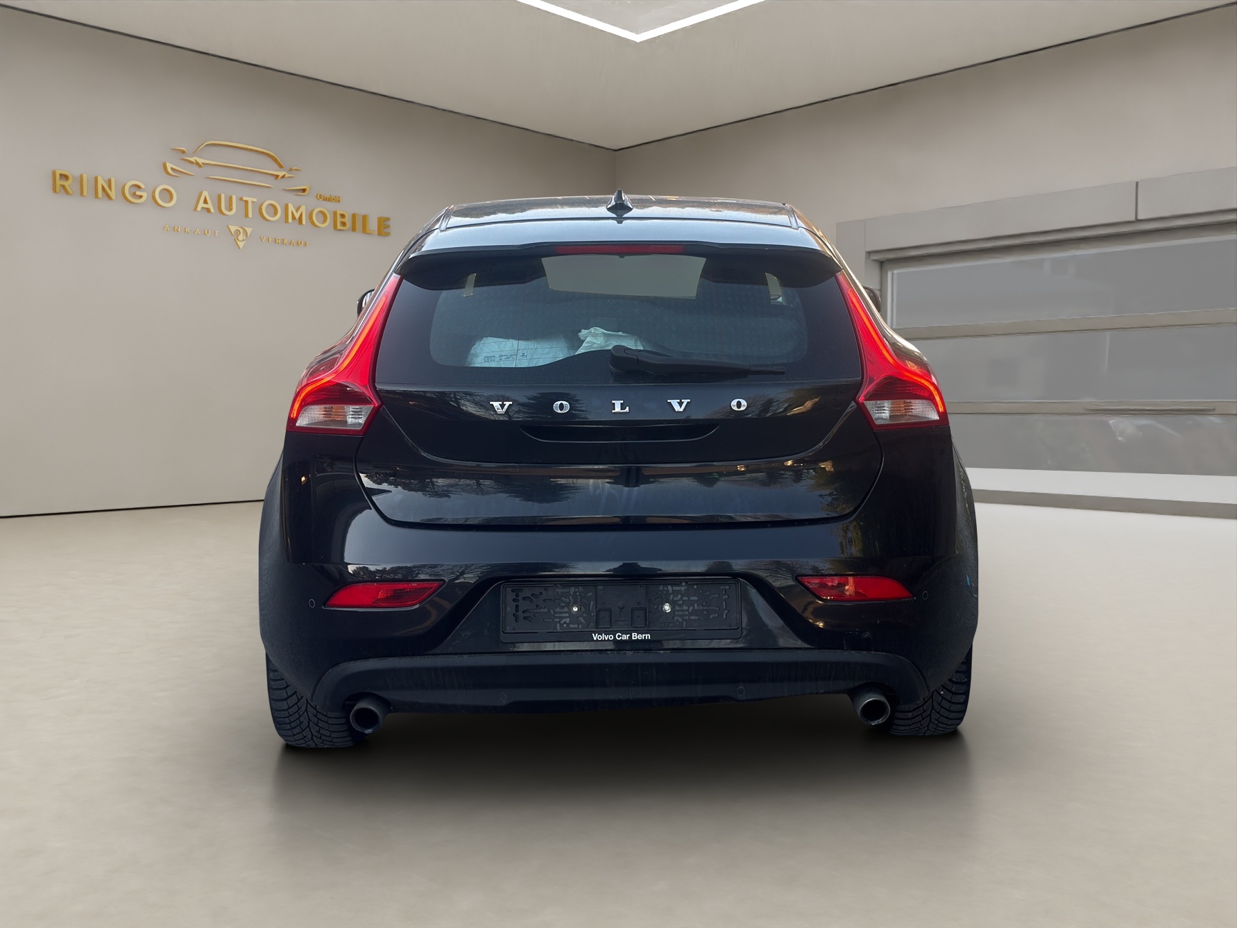VOLVO V40 D3 Momentum Geartronic-image-5