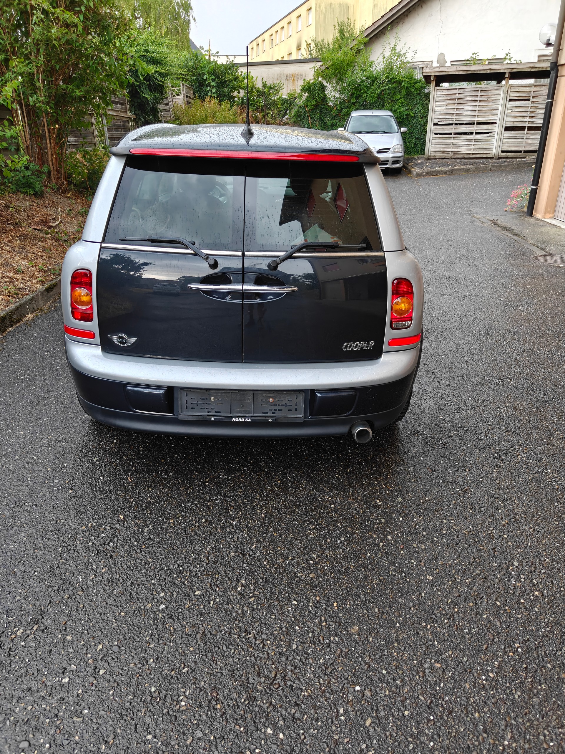 MINI 1.6i Cooper-image-3
