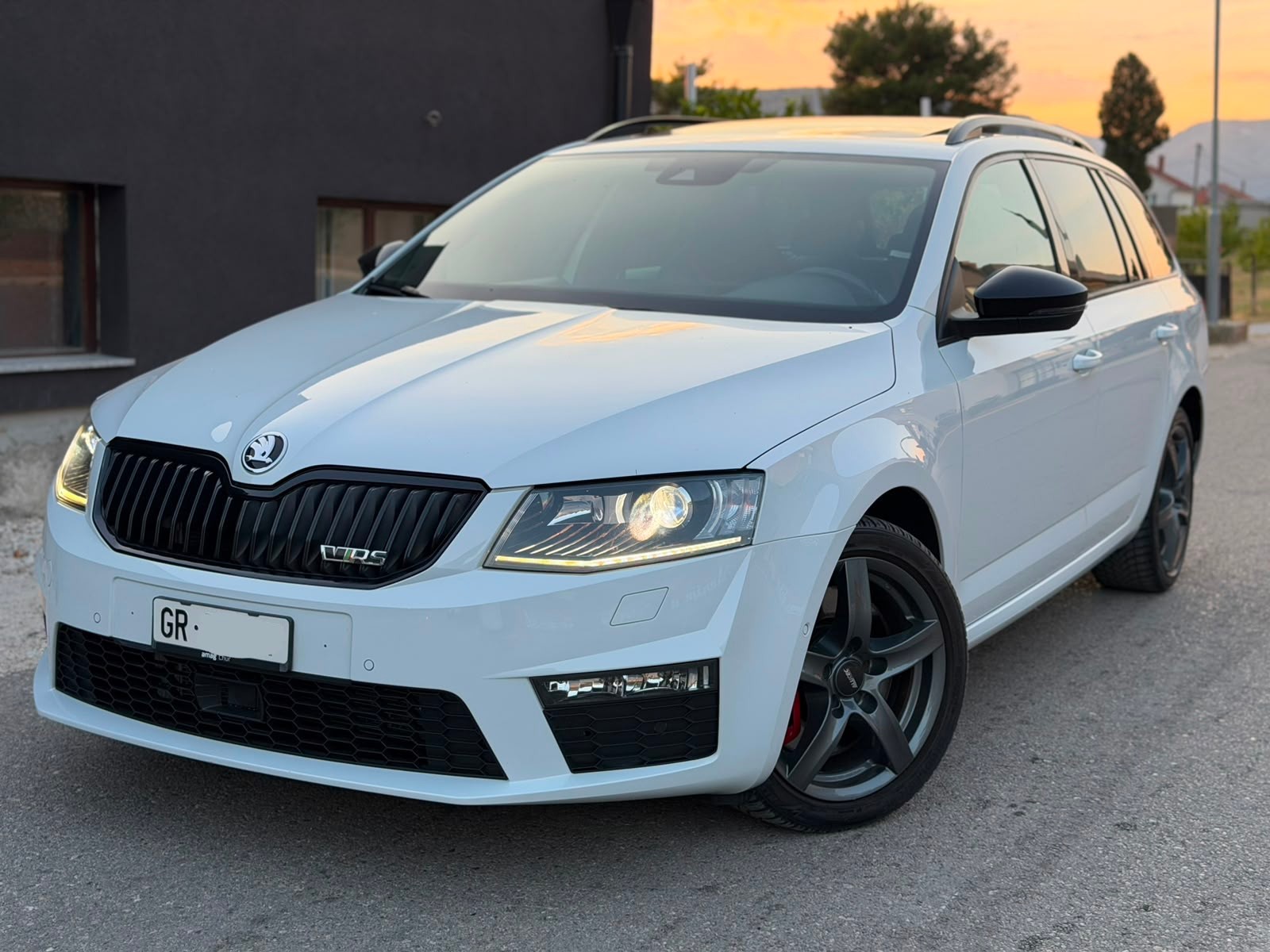SKODA 2.0 TSI RS230 DSG-image-0