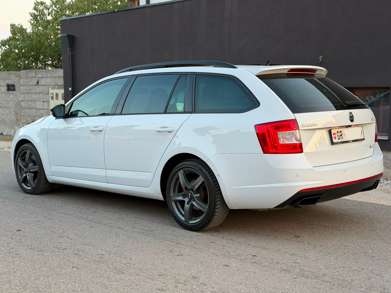 SKODA 2.0 TSI RS230 DSG-image-1