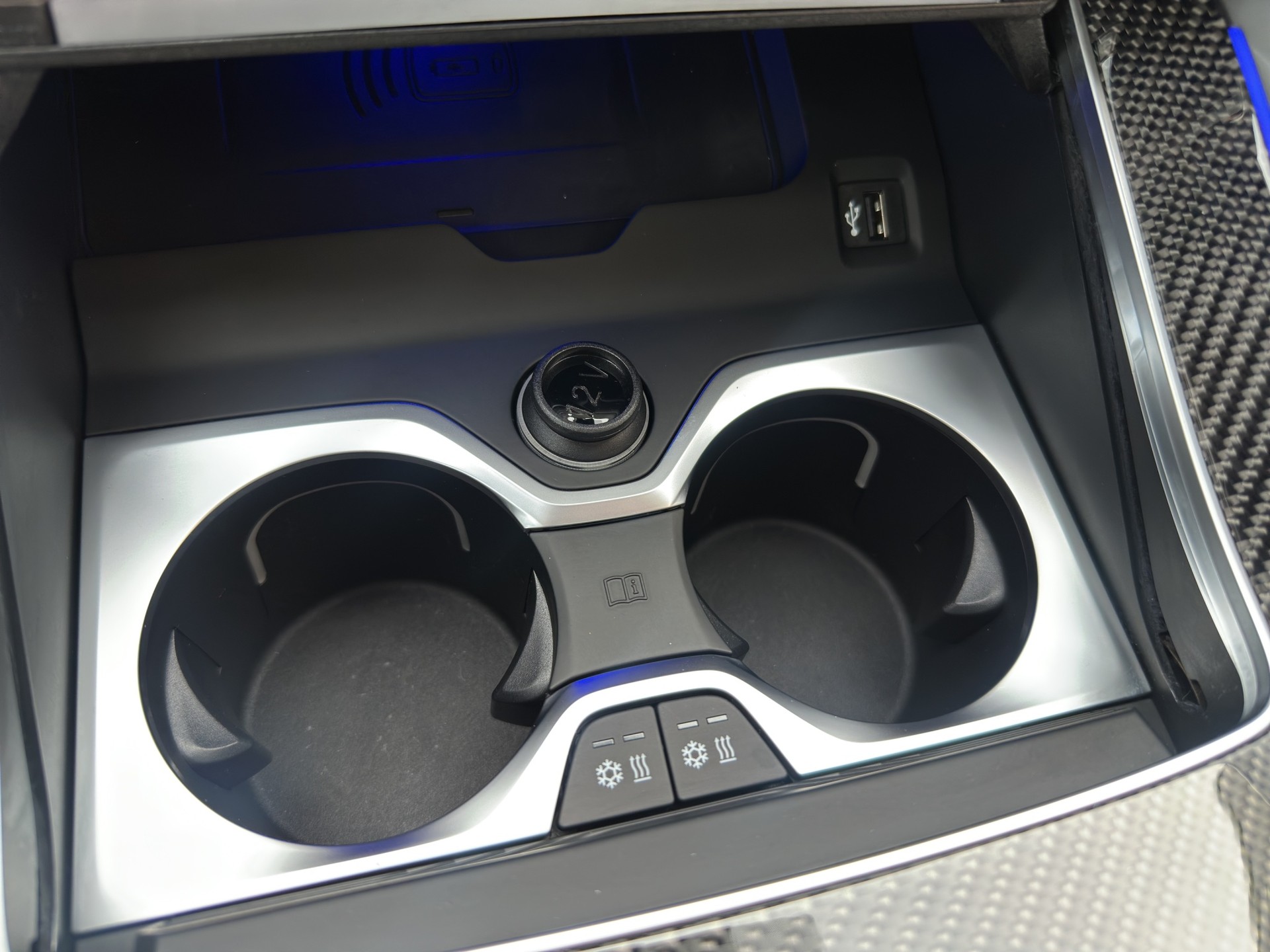 BMW X6M Competition (CH) FACELIFT CARBON INDIVIDUAL-image-24