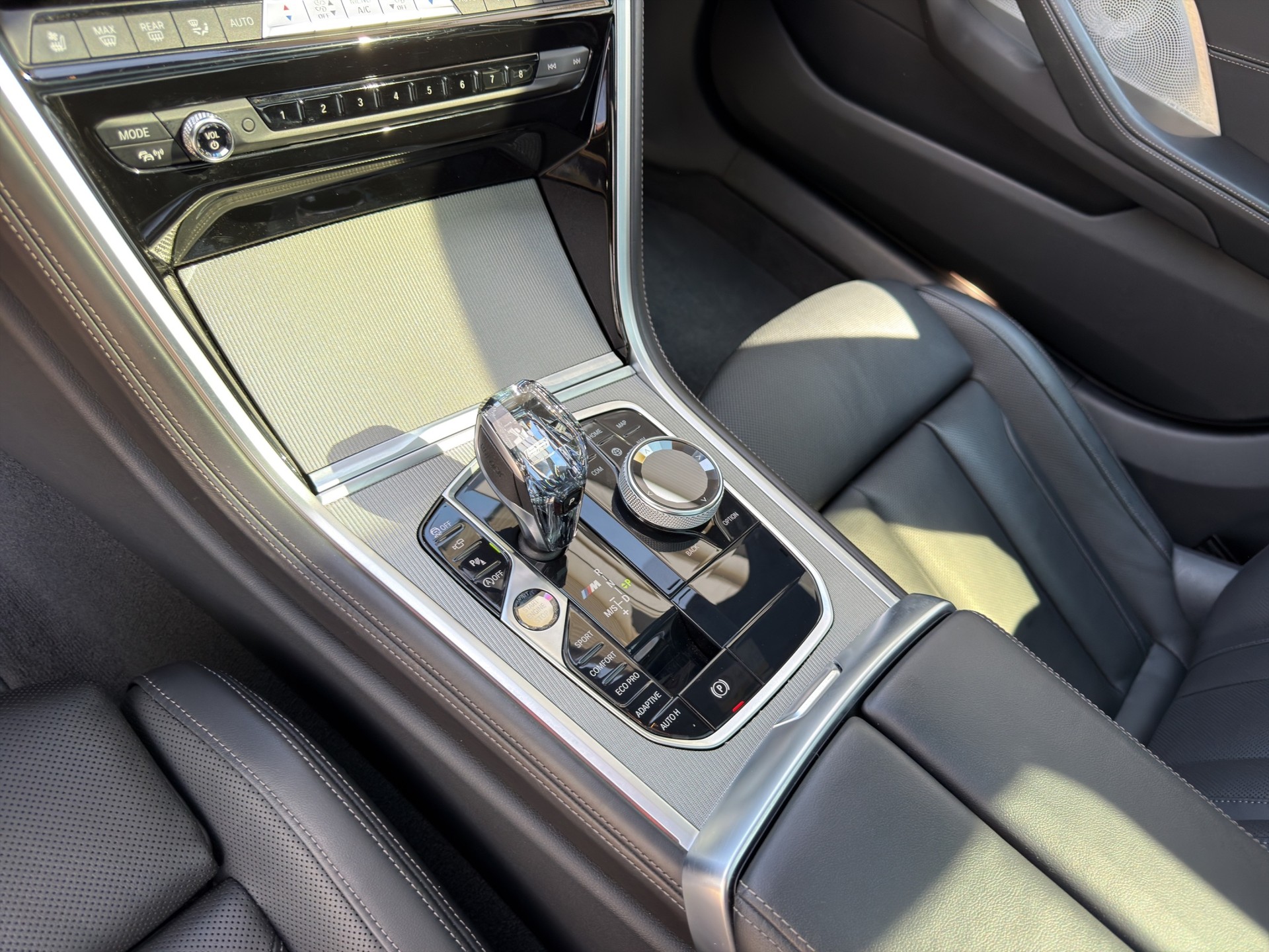 BMW M850i xDrive Steptronic-image-13