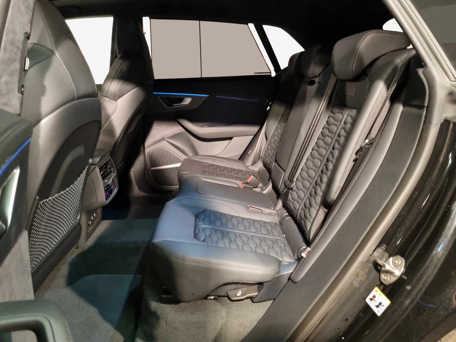 AUDI RSQ8 performance quattro-image-11