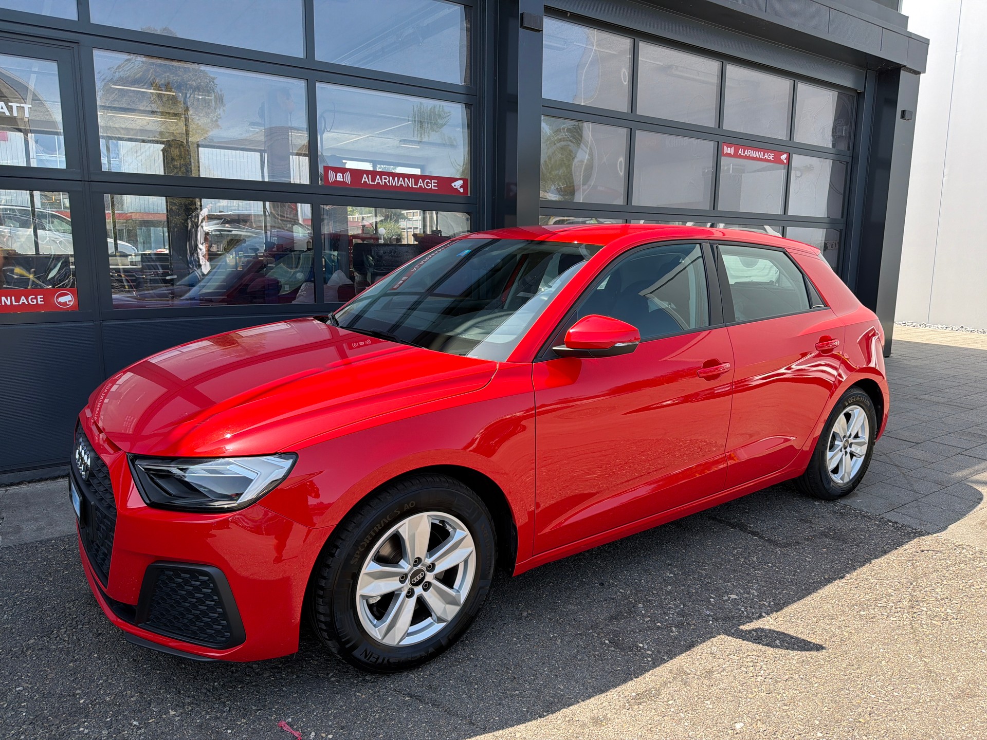 AUDI A1 Sportback 30 TFSI Attraction S-tronic-image-1