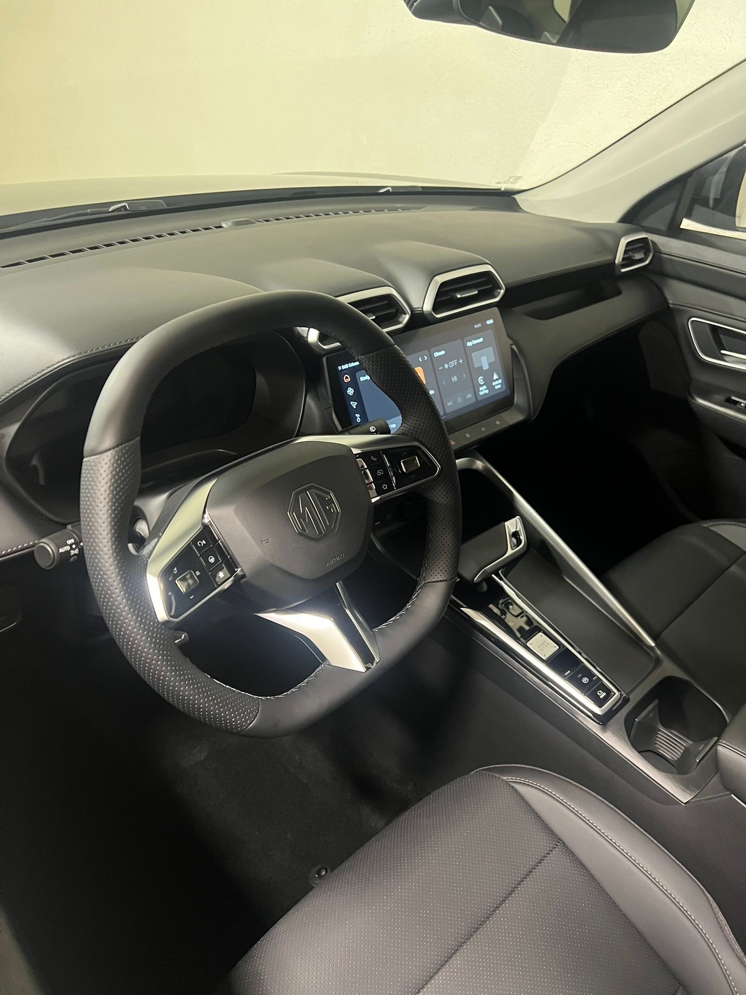 MG ZS 1.5 HEV Luxury-image-7